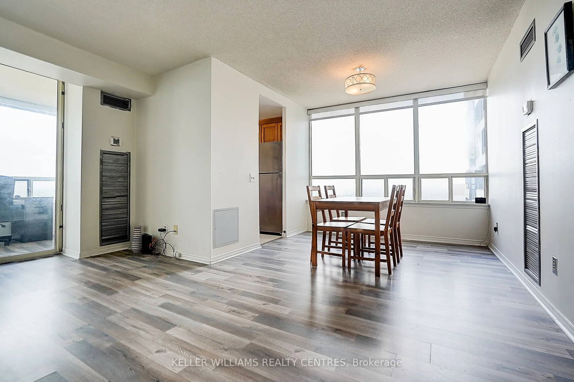 7 Bishop Avenue, #1511