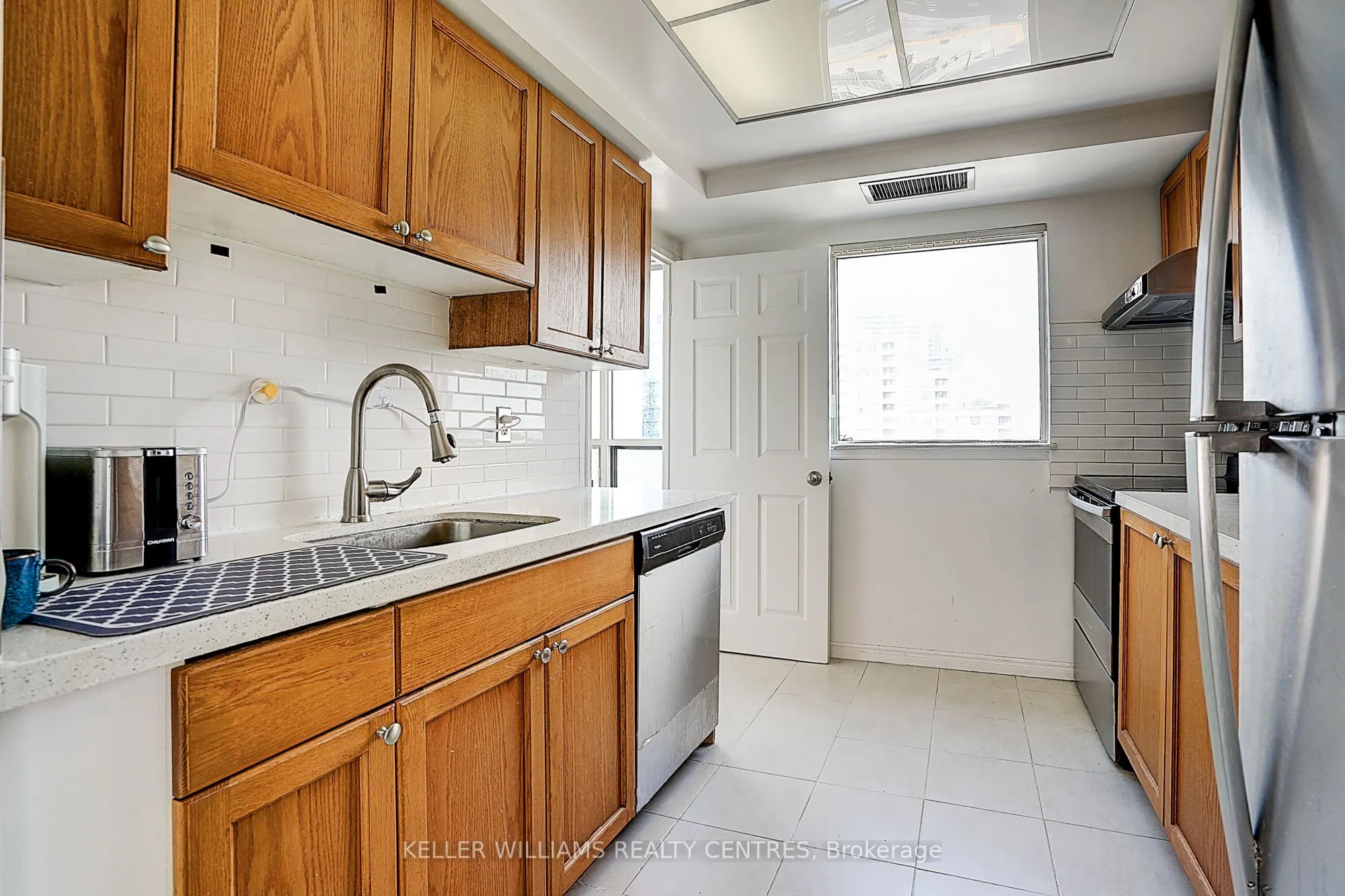 7 Bishop Avenue, #1511