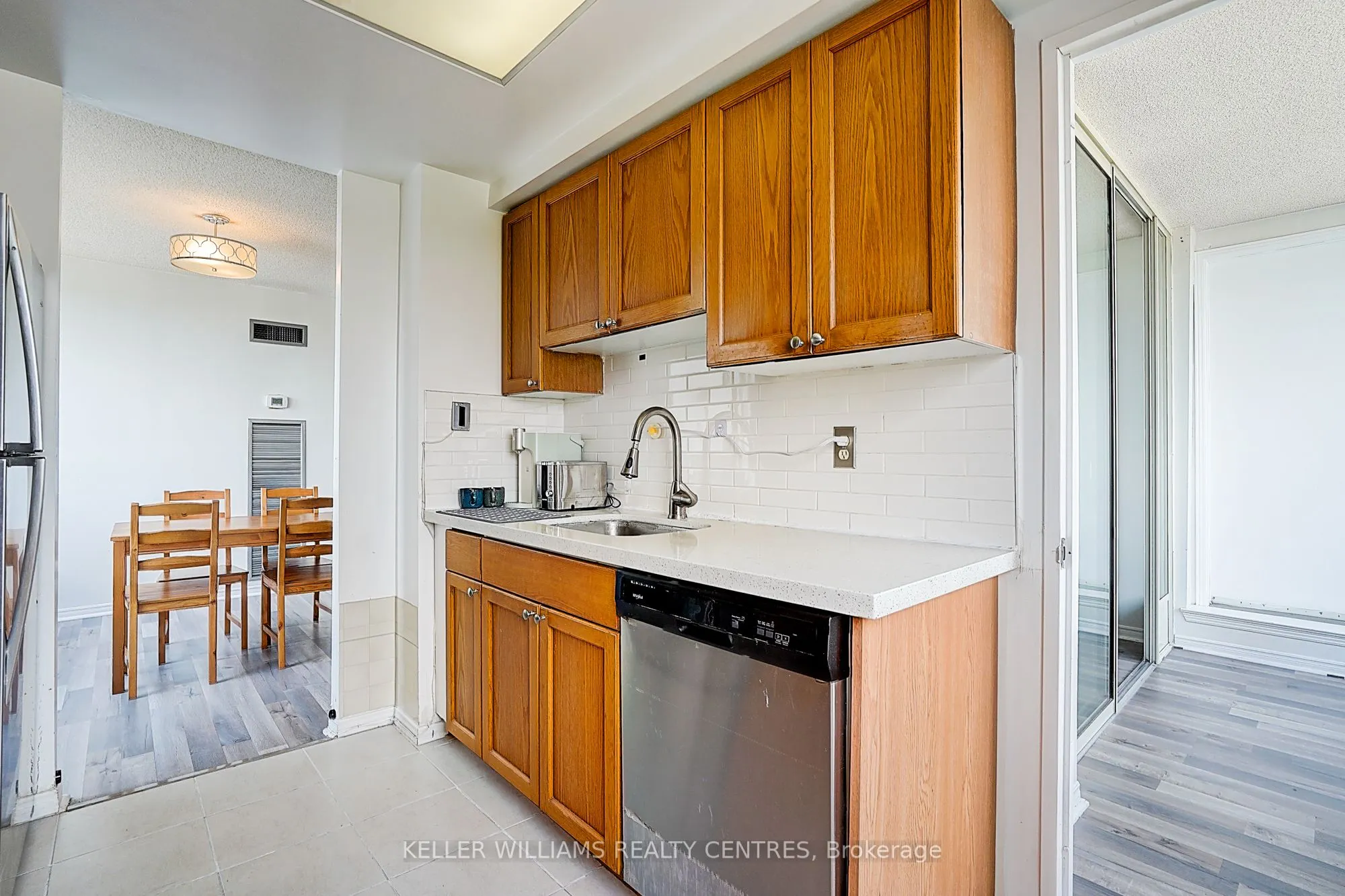 7 Bishop Avenue, #1511