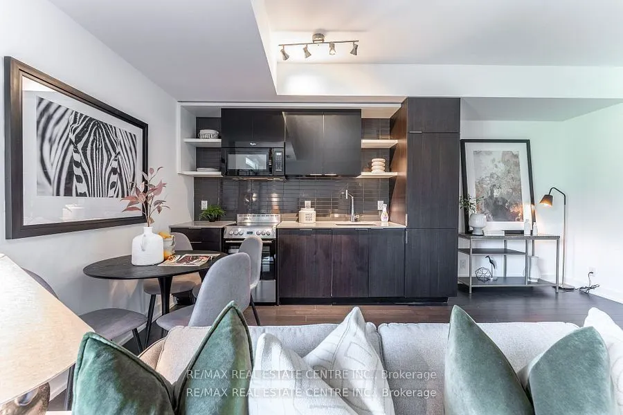 6 Parkwood Avenue, #419