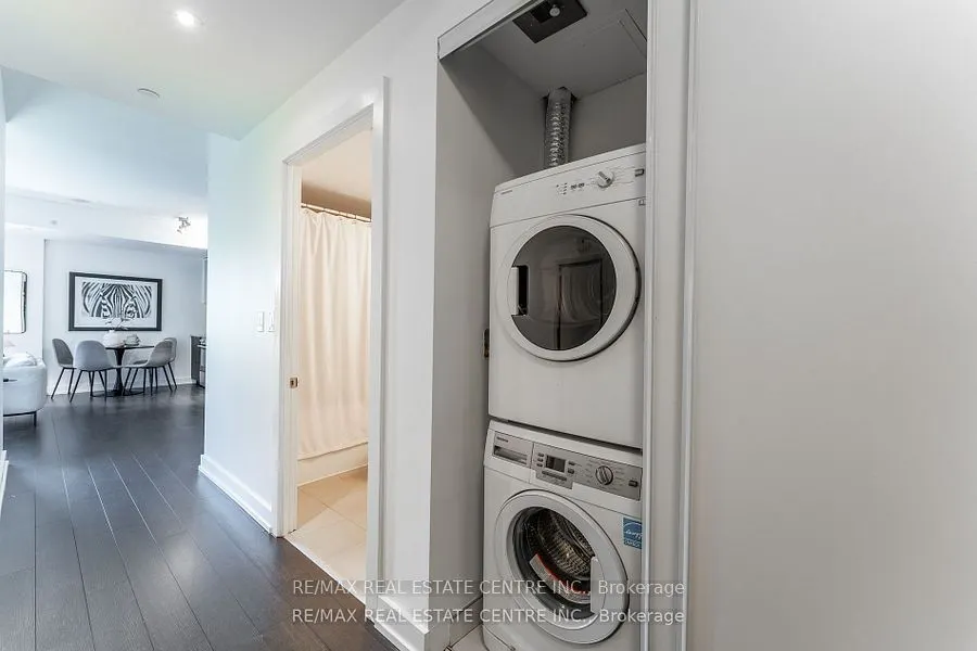 6 Parkwood Avenue, #419