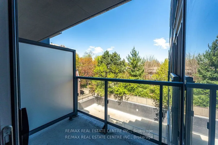 6 Parkwood Avenue, #419
