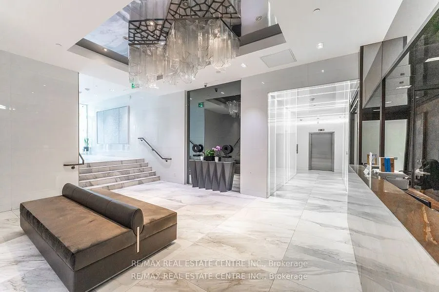 6 Parkwood Avenue, #419