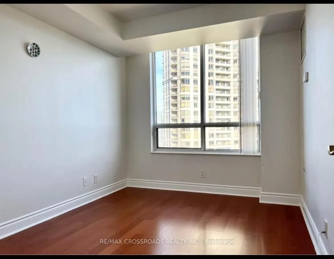 78 Harrison Garden Boulevard, #807
