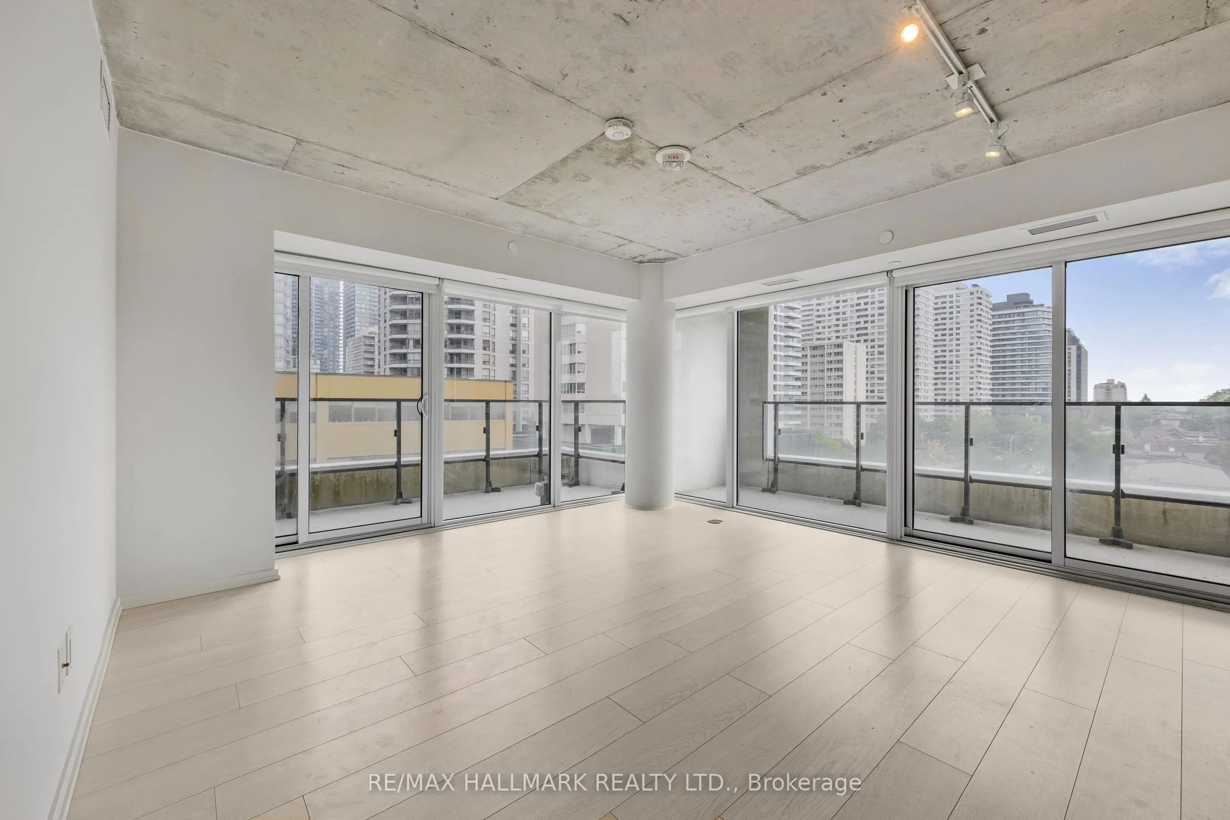 5 Soudan Avenue, #807