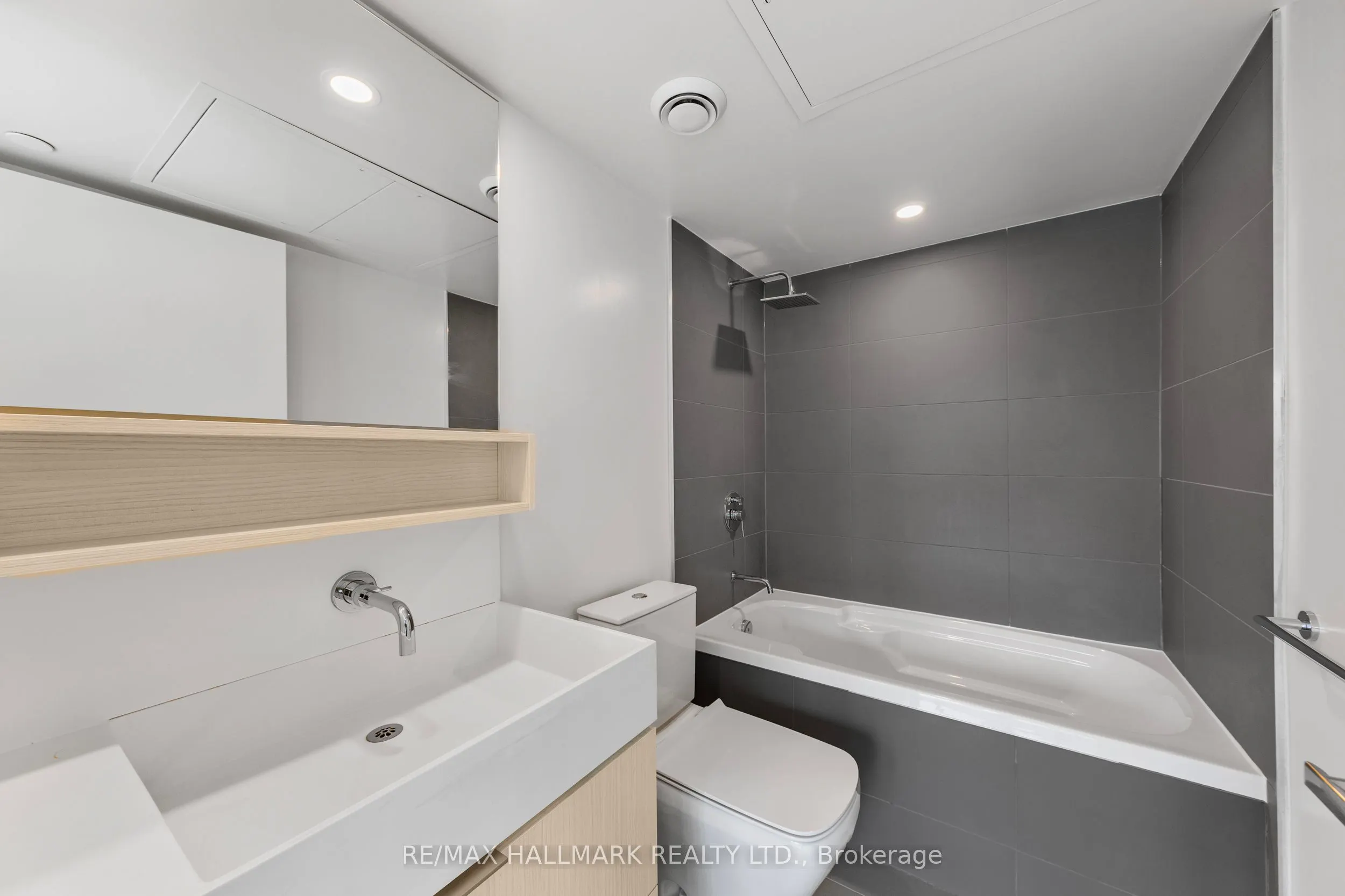 5 Soudan Avenue, #807