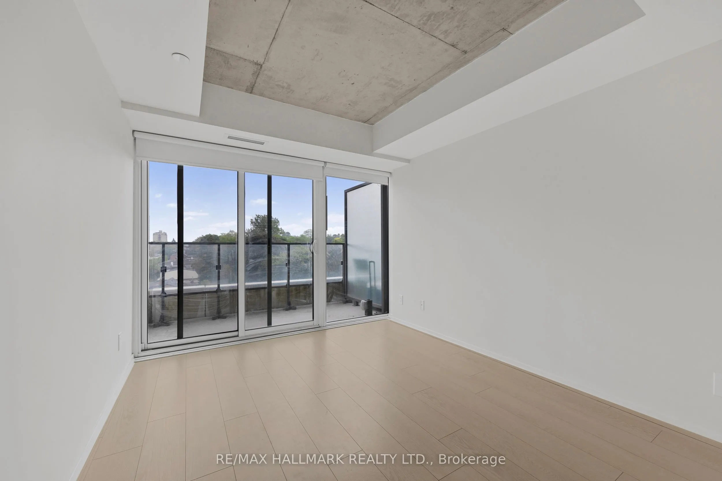5 Soudan Avenue, #807