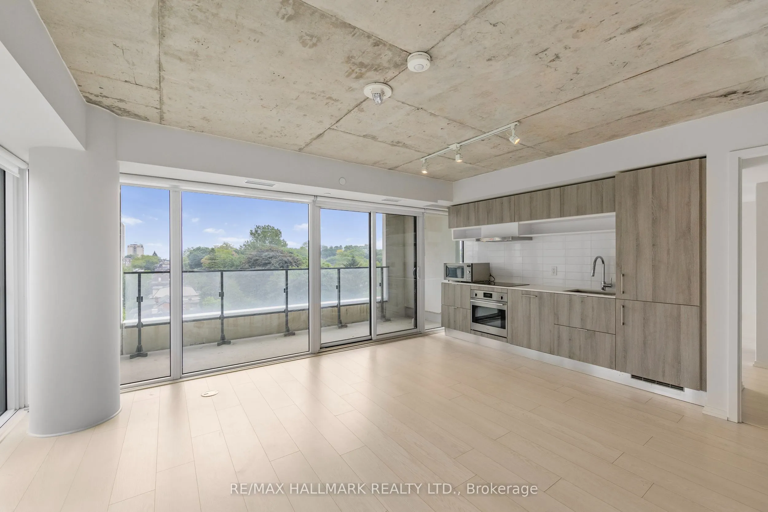 5 Soudan Avenue, #807