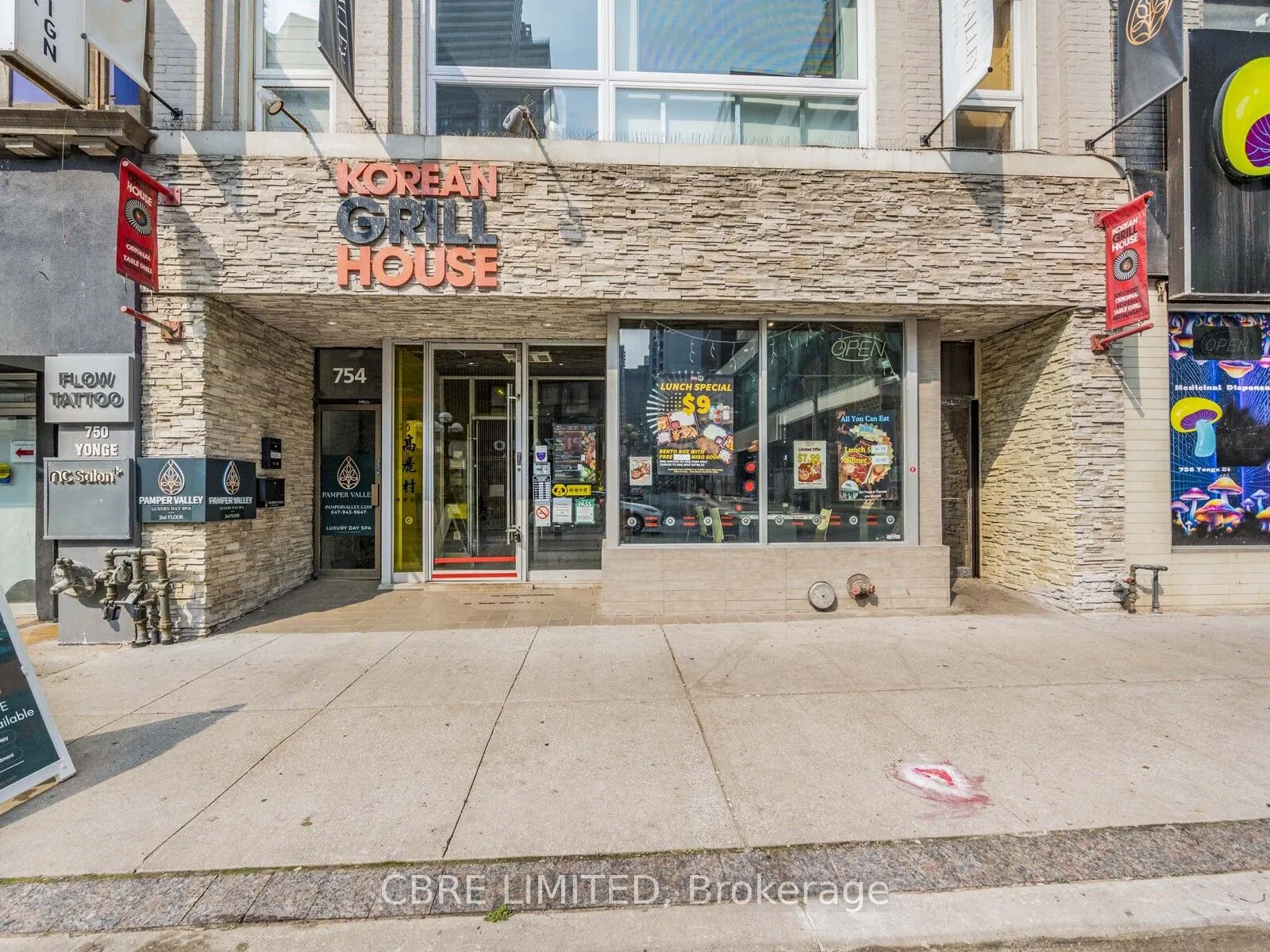 752-754 Yonge Street