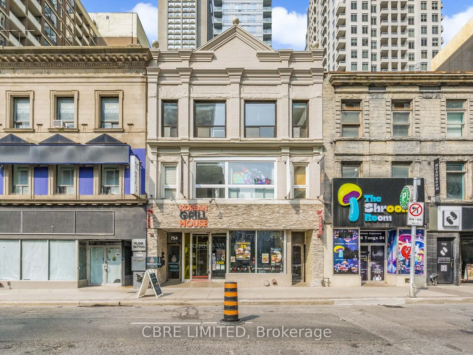 752-754 Yonge Street