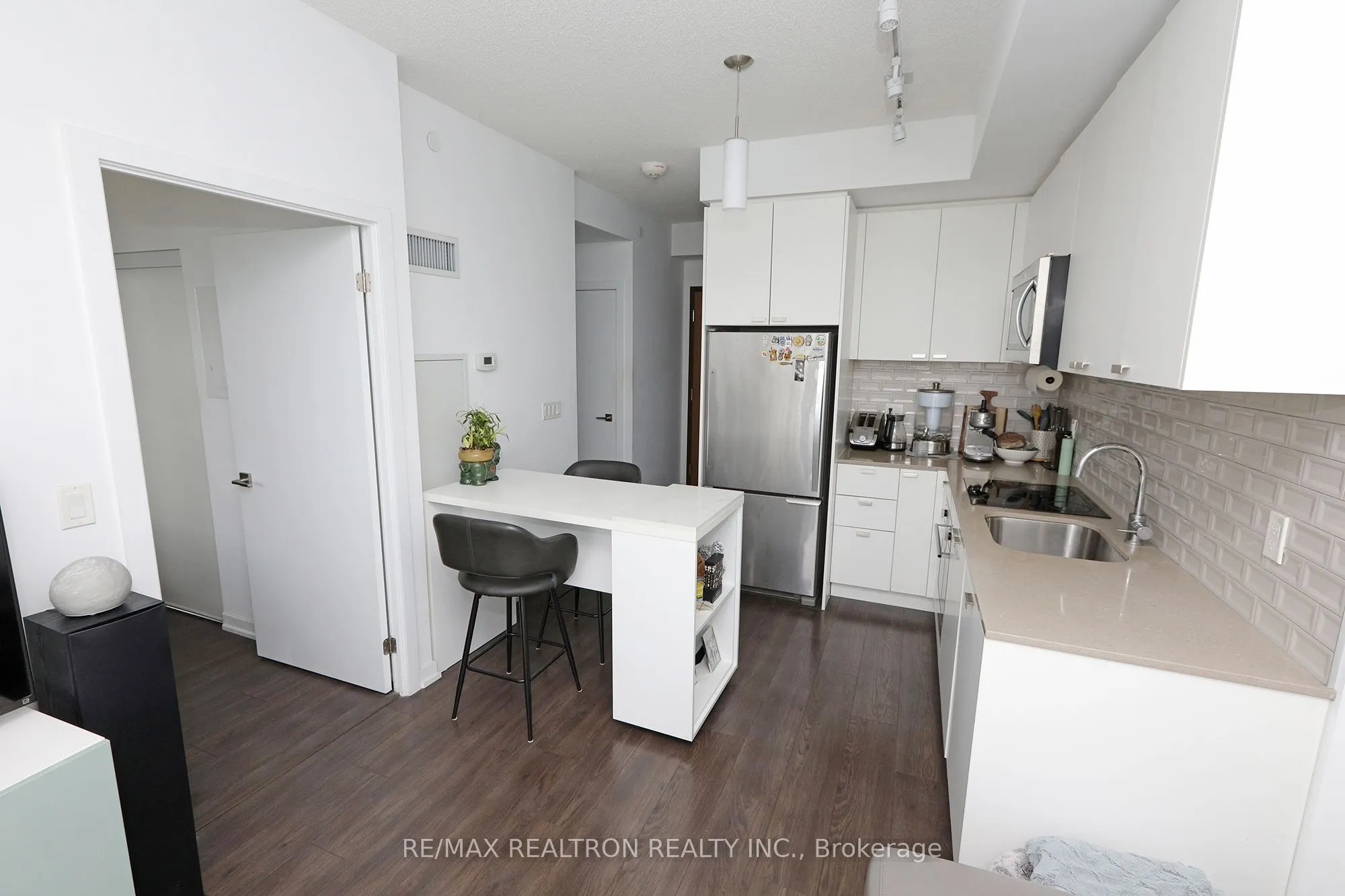 56 Forest Manor Road, #2509
