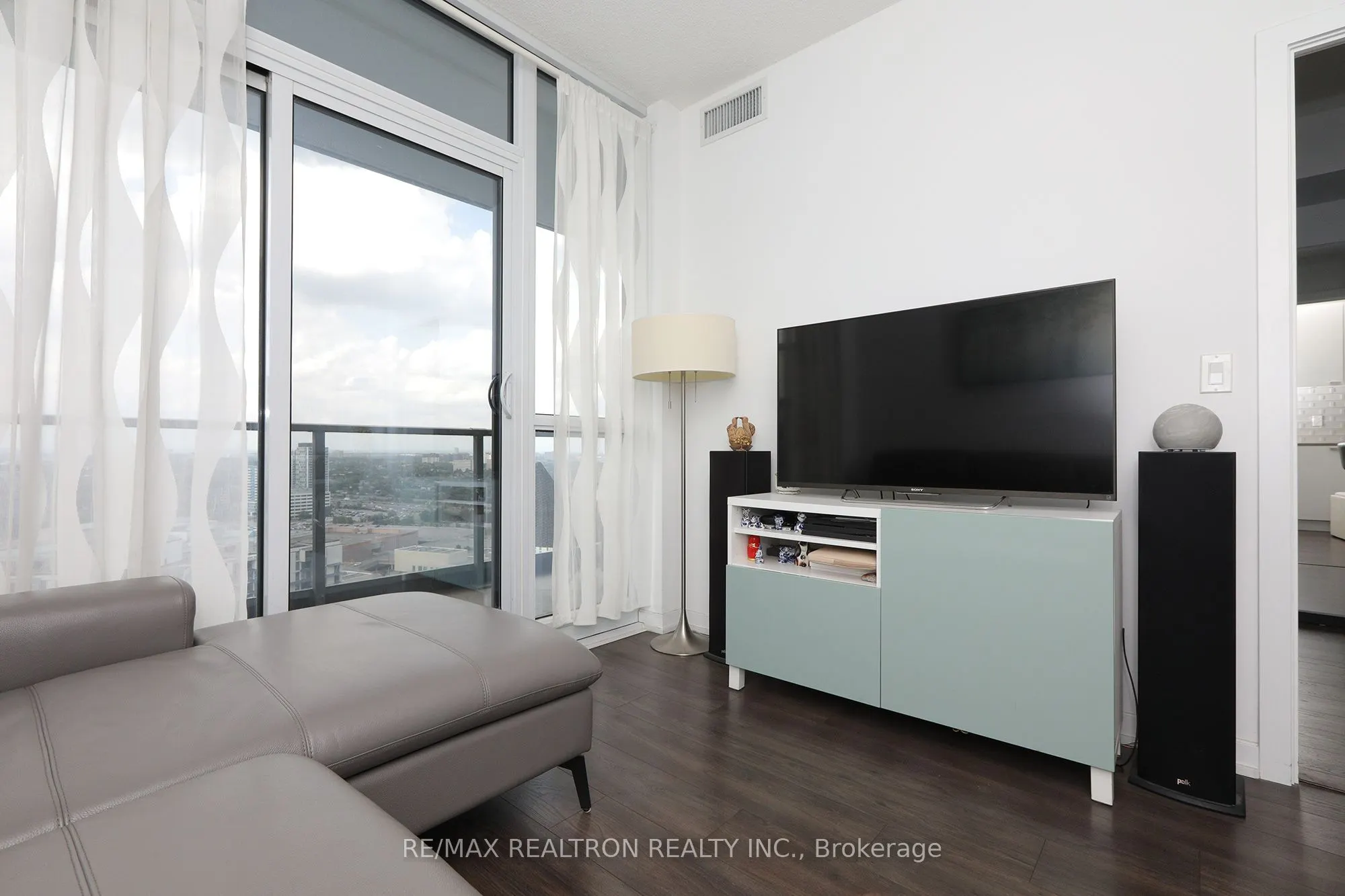 56 Forest Manor Road, #2509