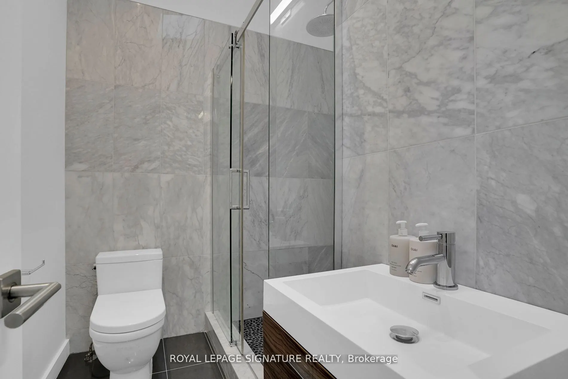 676 Richmond Street W, #209