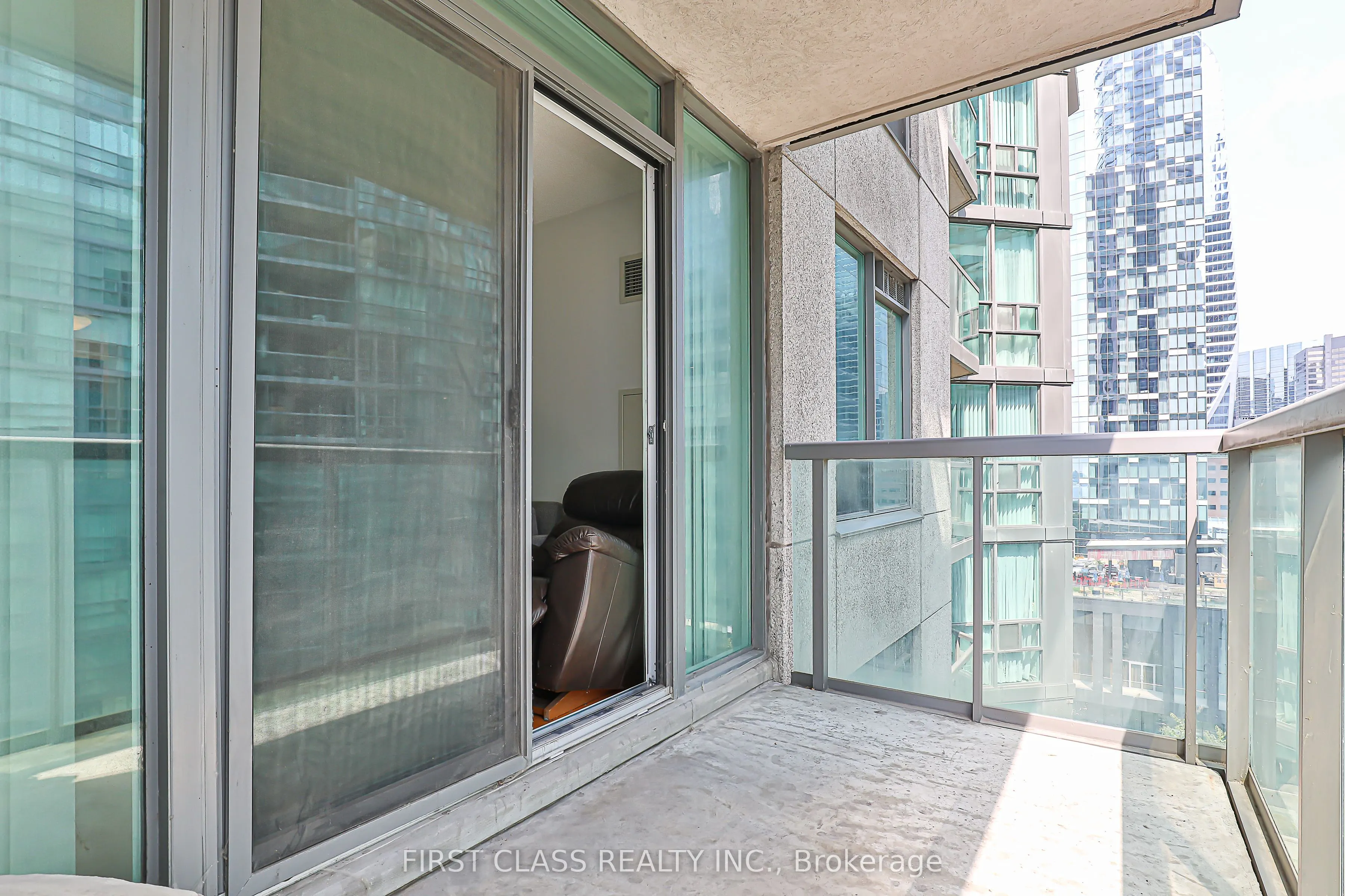 51 Lower Simcoe Street, #1202