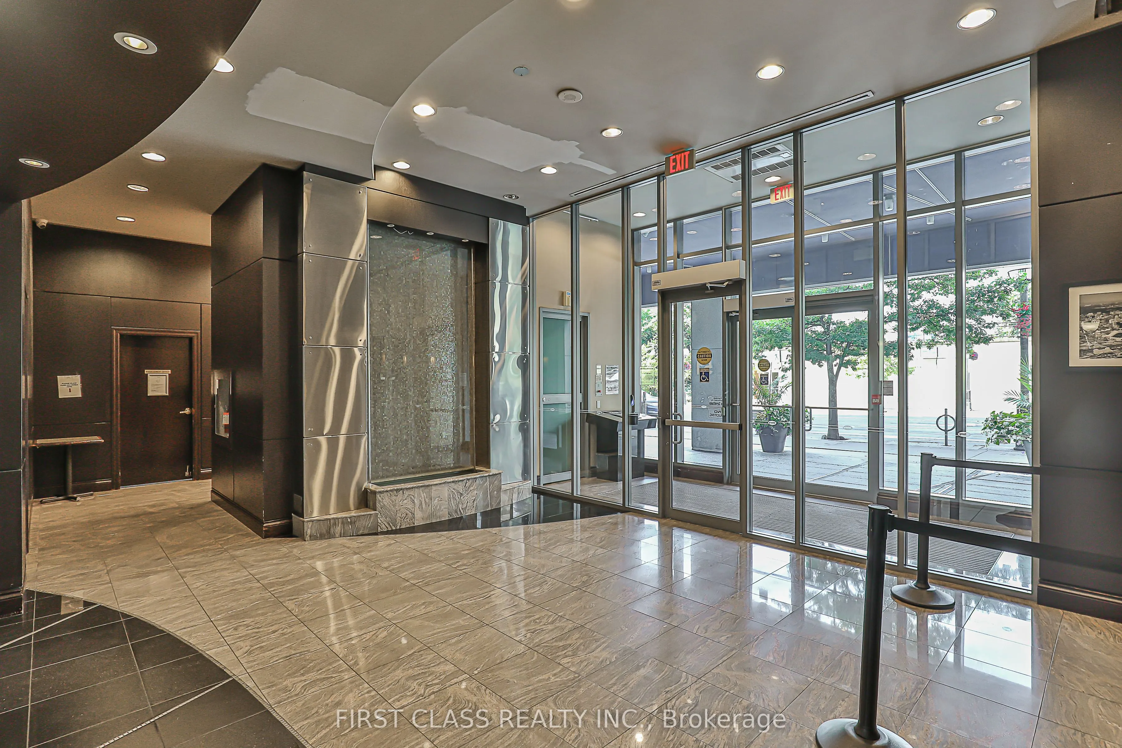 51 Lower Simcoe Street, #1202