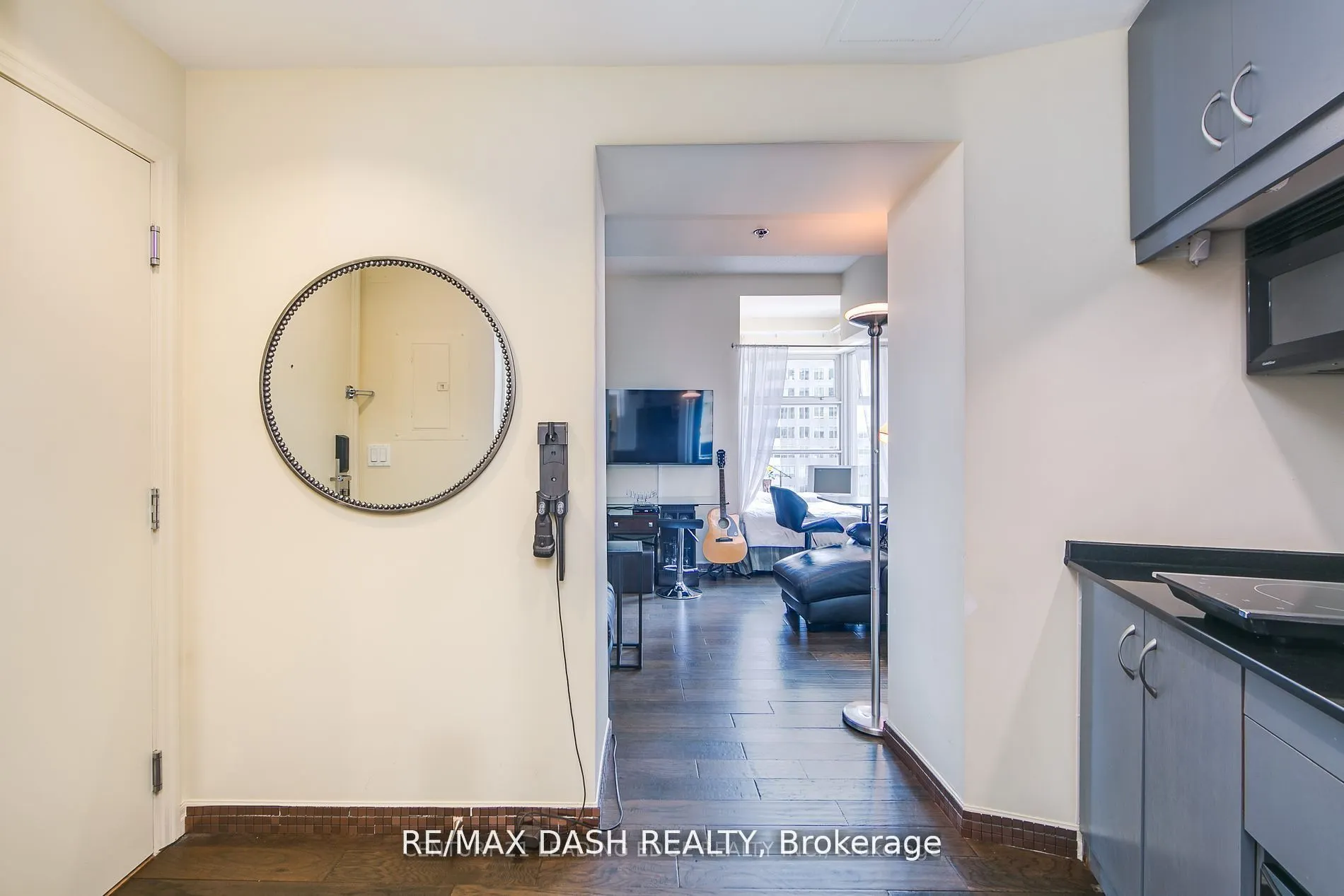 1 King Street W, #2411
