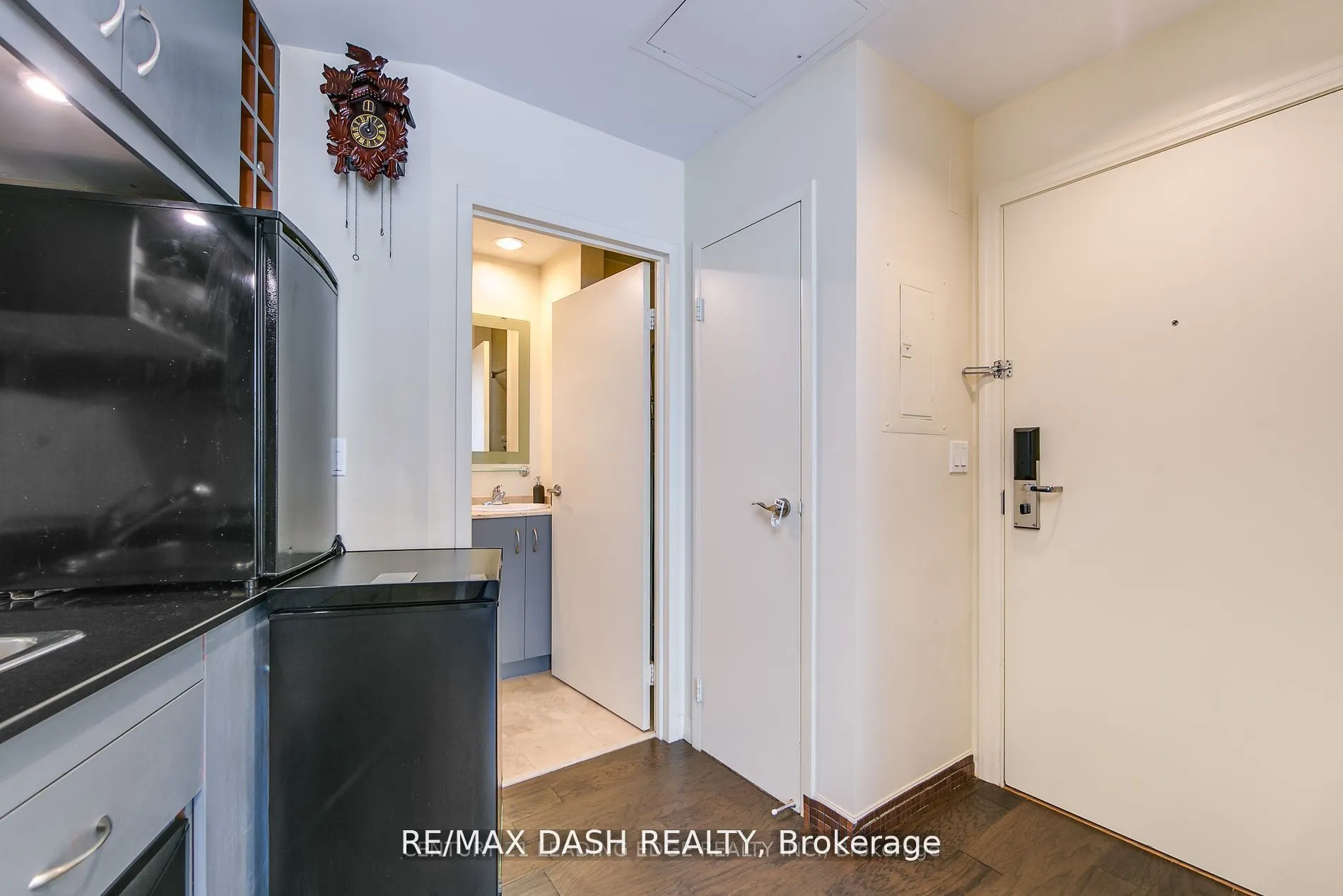 1 King Street W, #2411