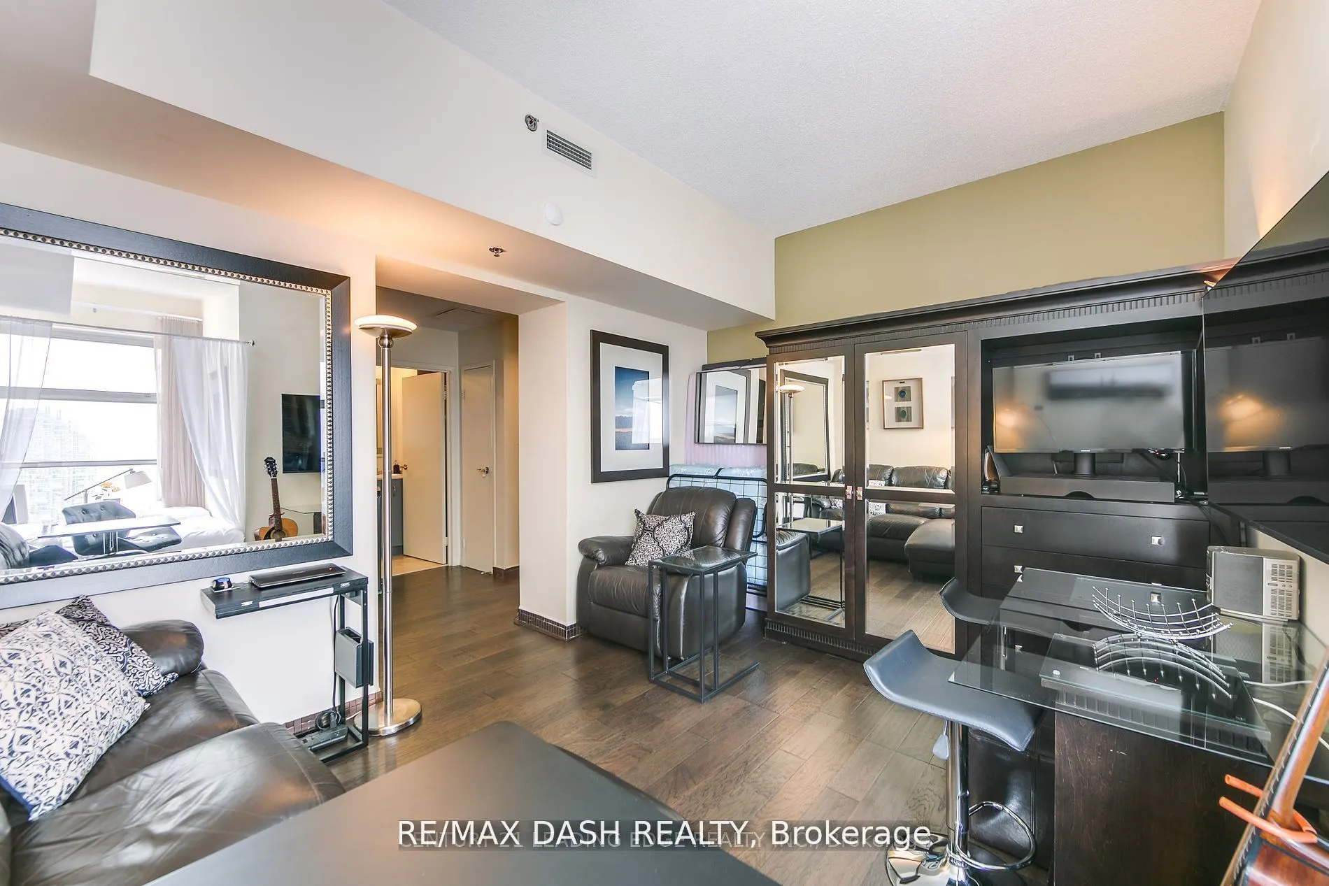 1 King Street W, #2411