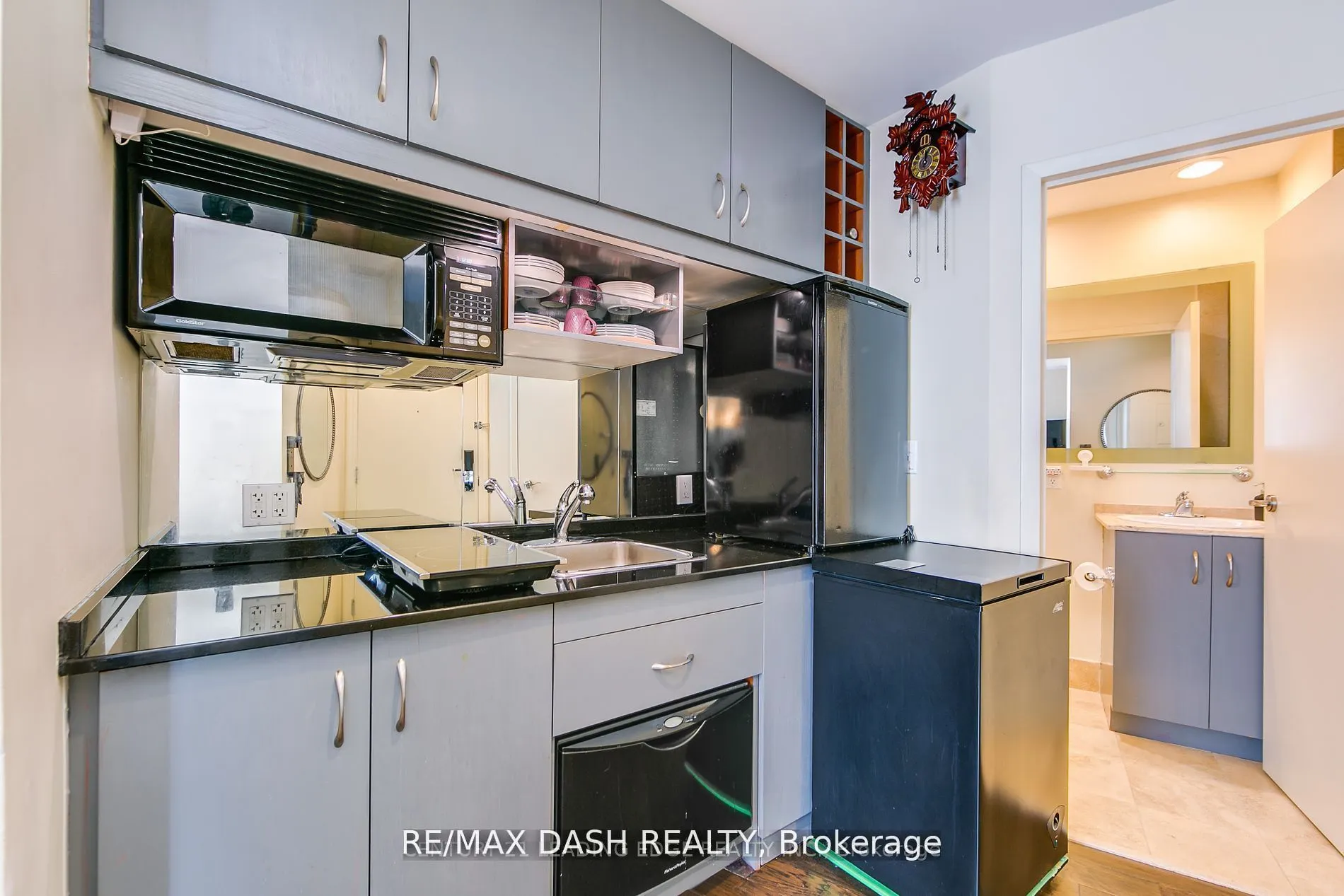 1 King Street W, #2411