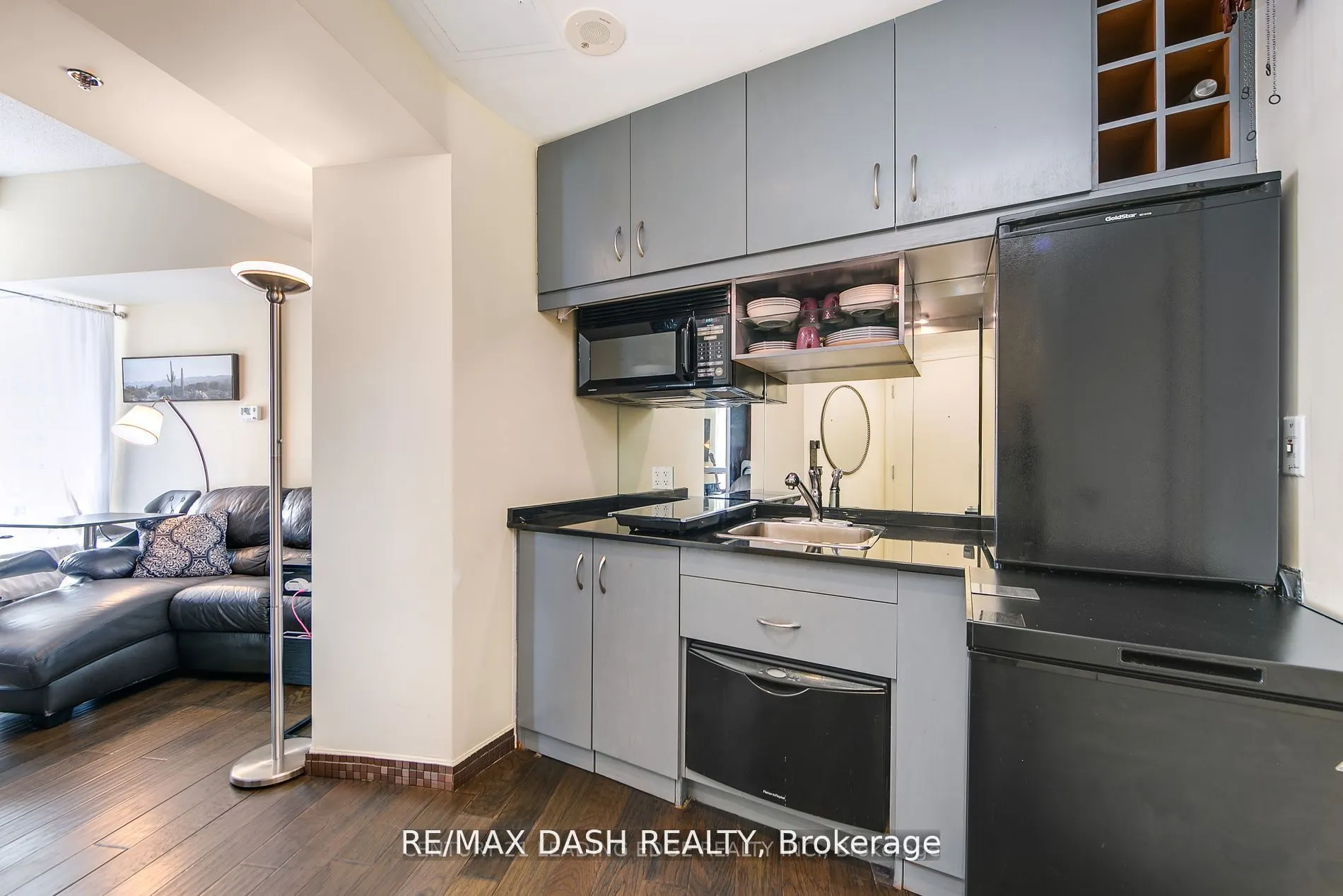 1 King Street W, #2411