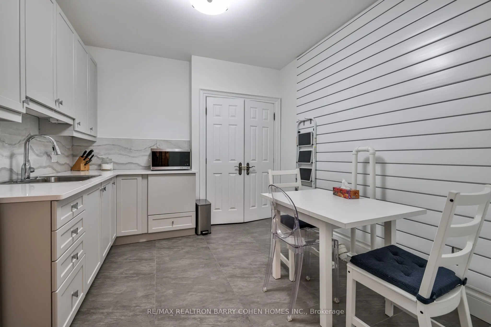 148 Highland Crescent