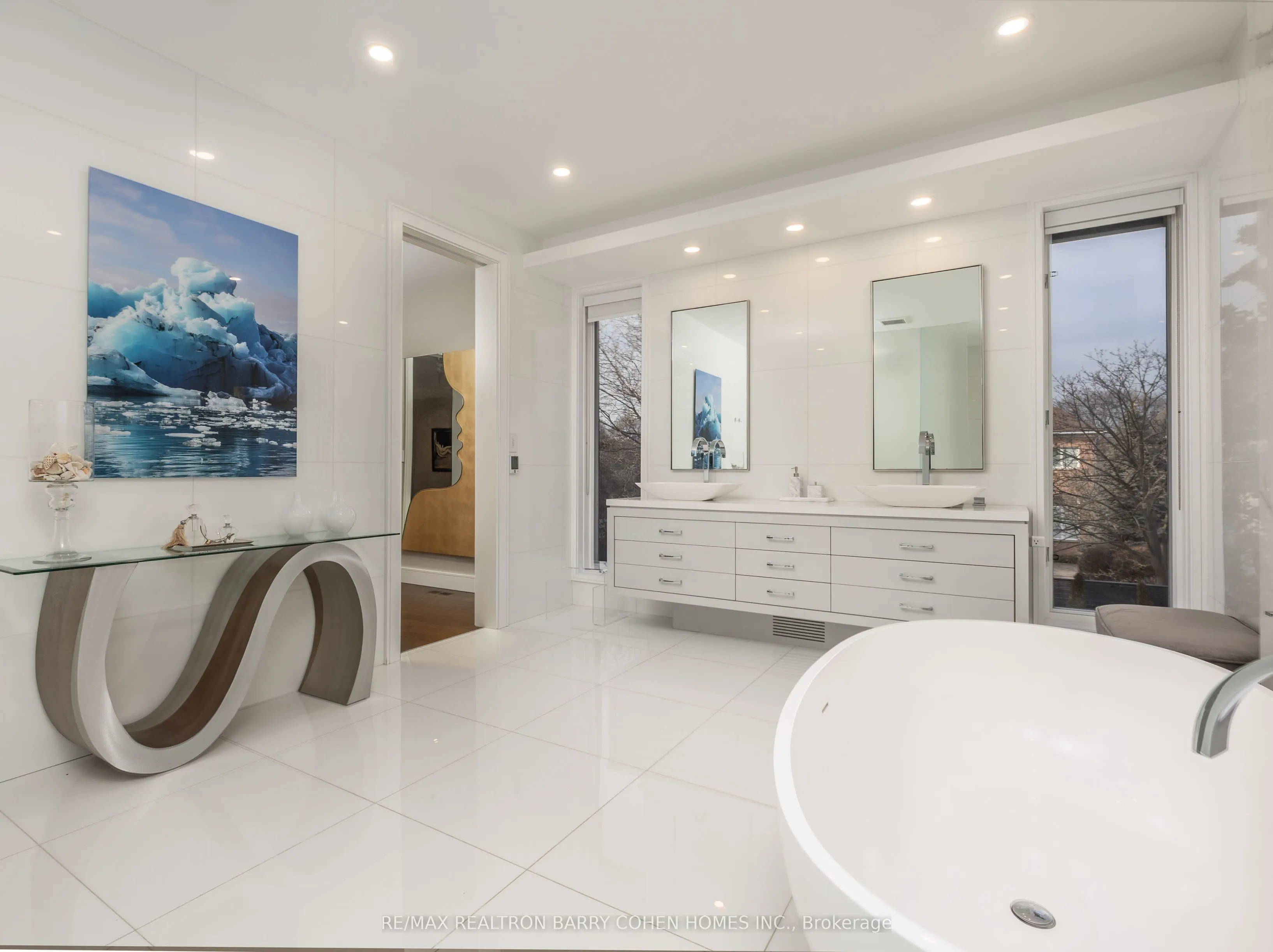 148 Highland Crescent