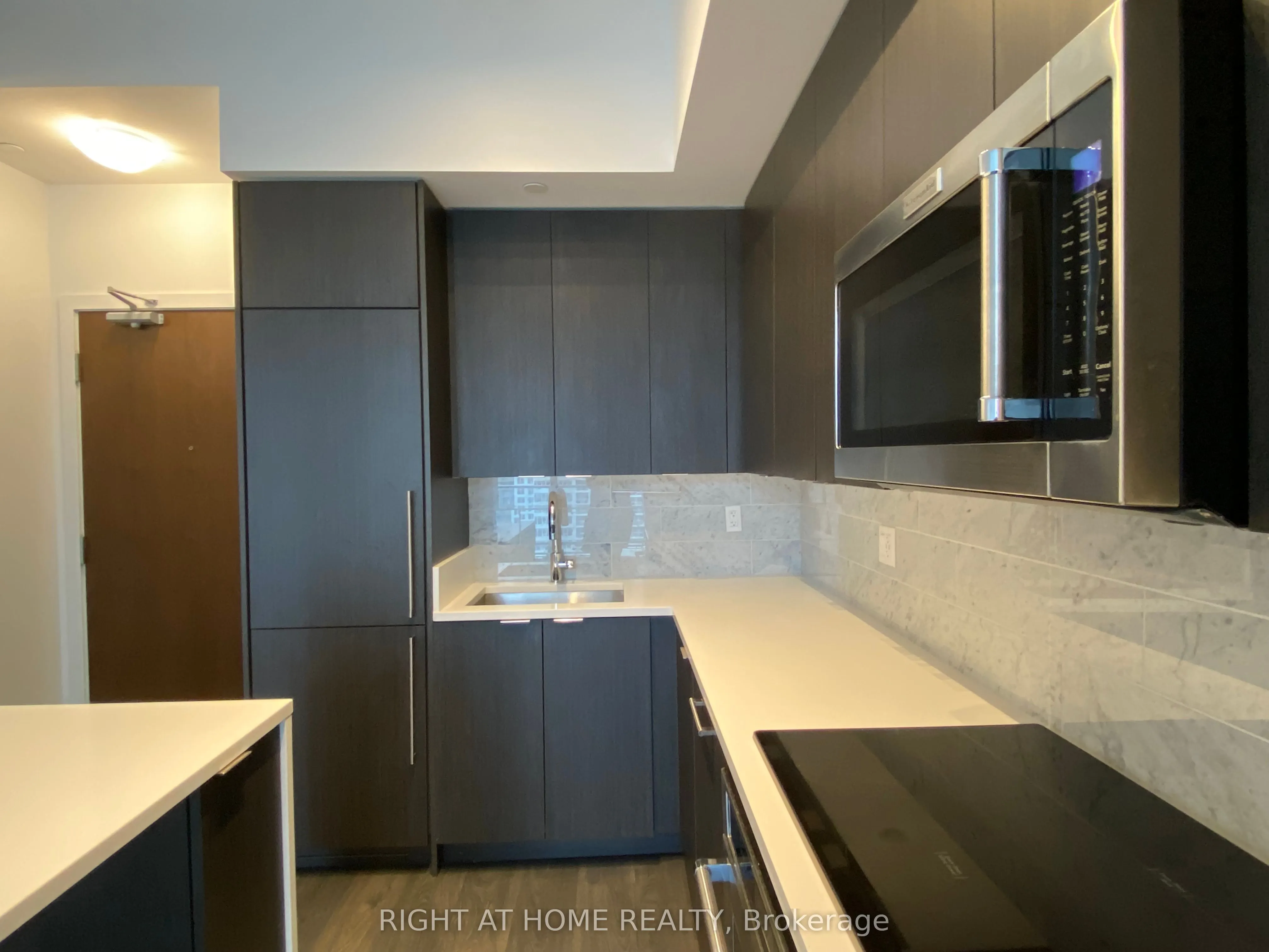 38 Iannuzzi Street, #2309