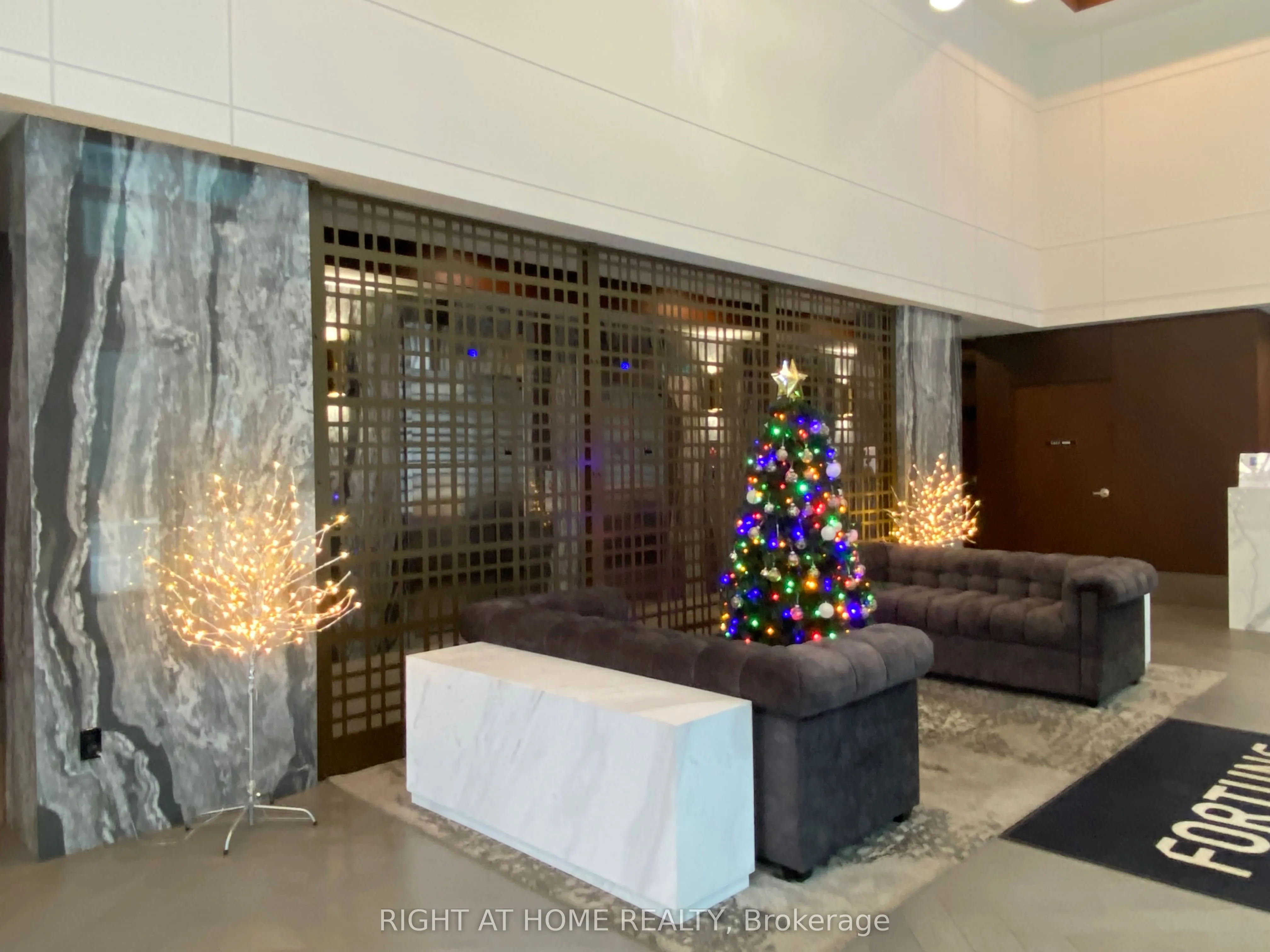 38 Iannuzzi Street, #2309