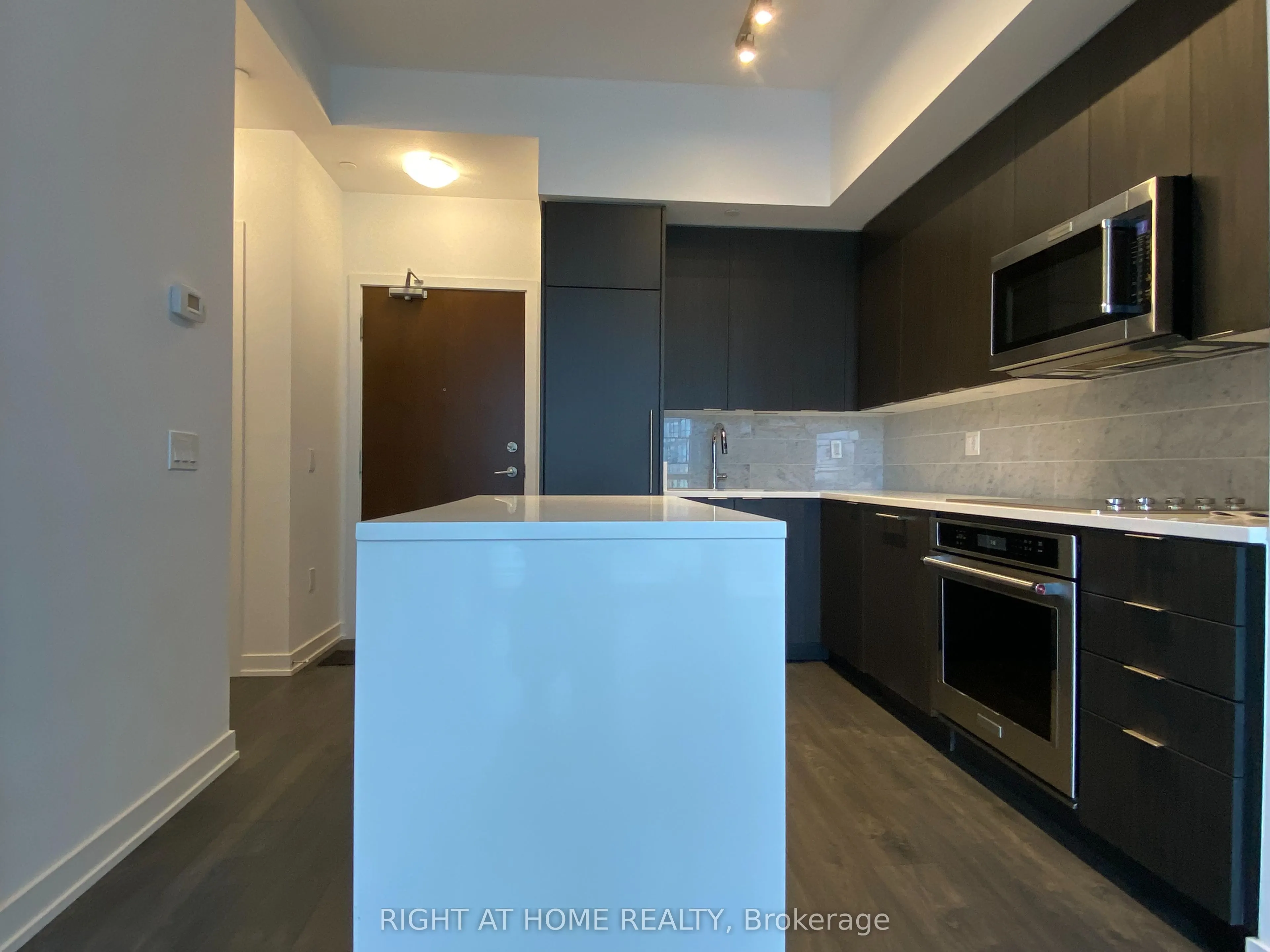 38 Iannuzzi Street, #2309