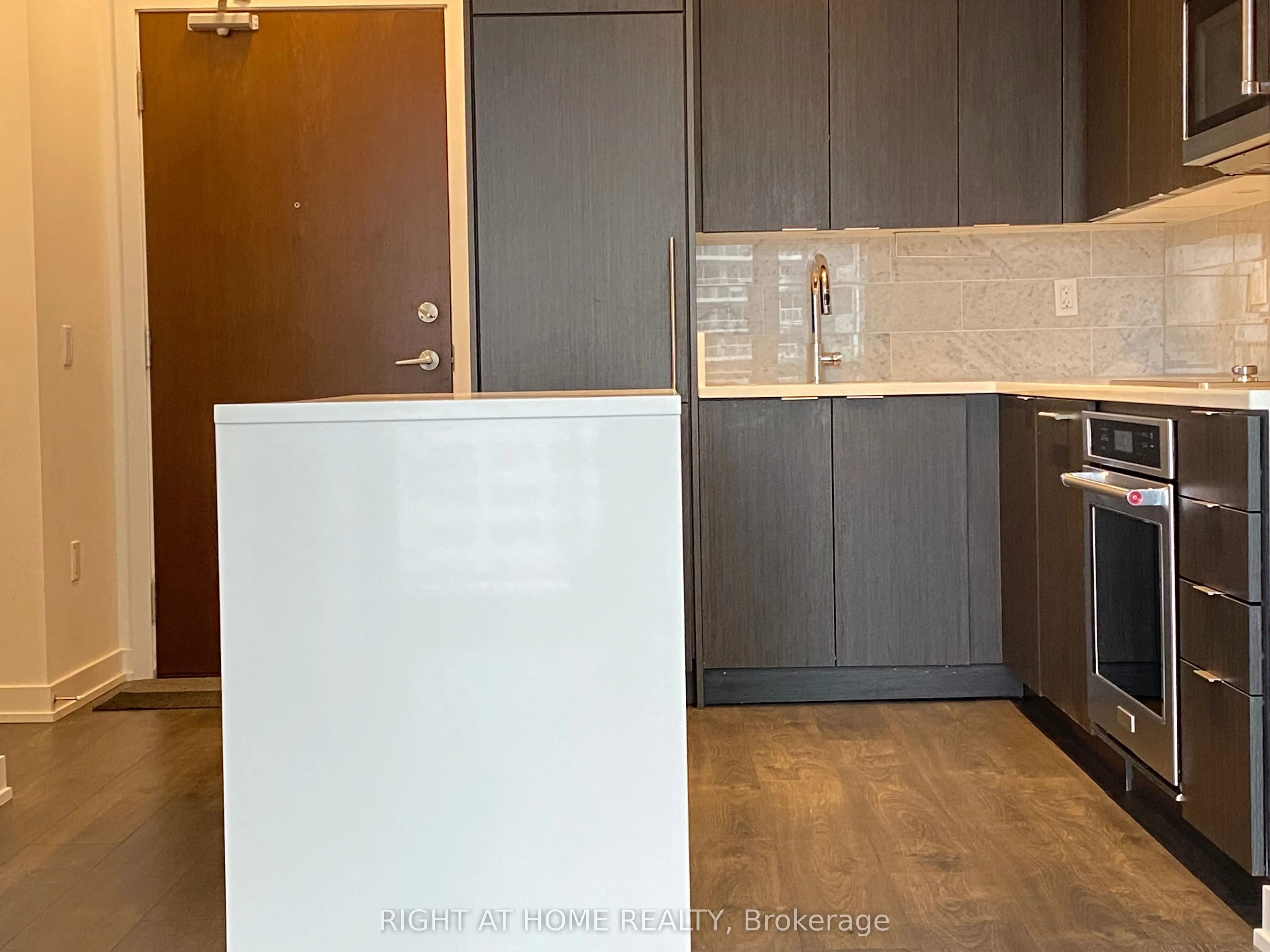 38 Iannuzzi Street, #2309