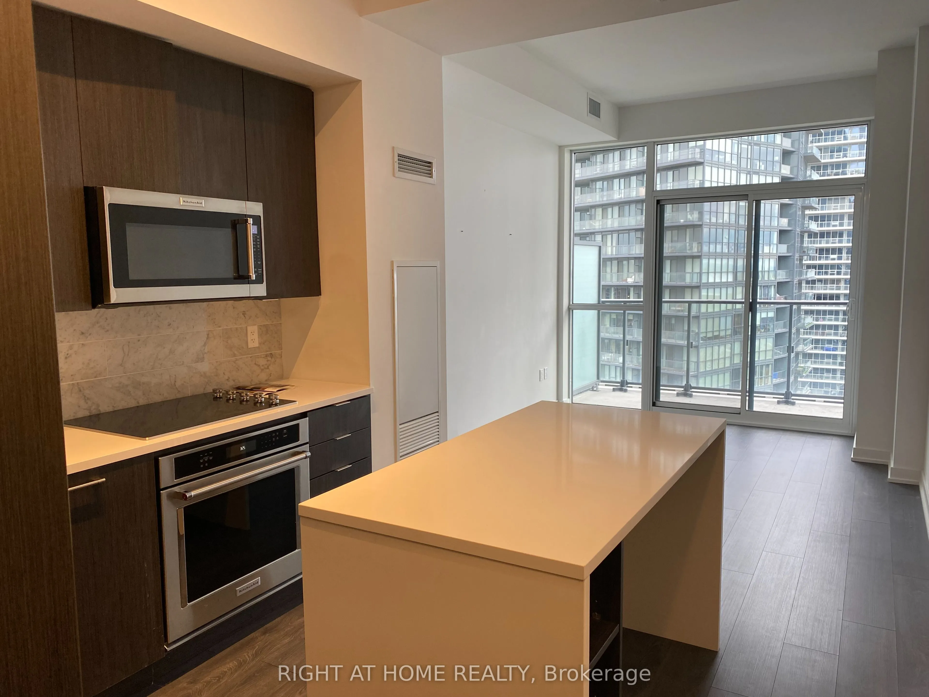 38 Iannuzzi Street, #2309