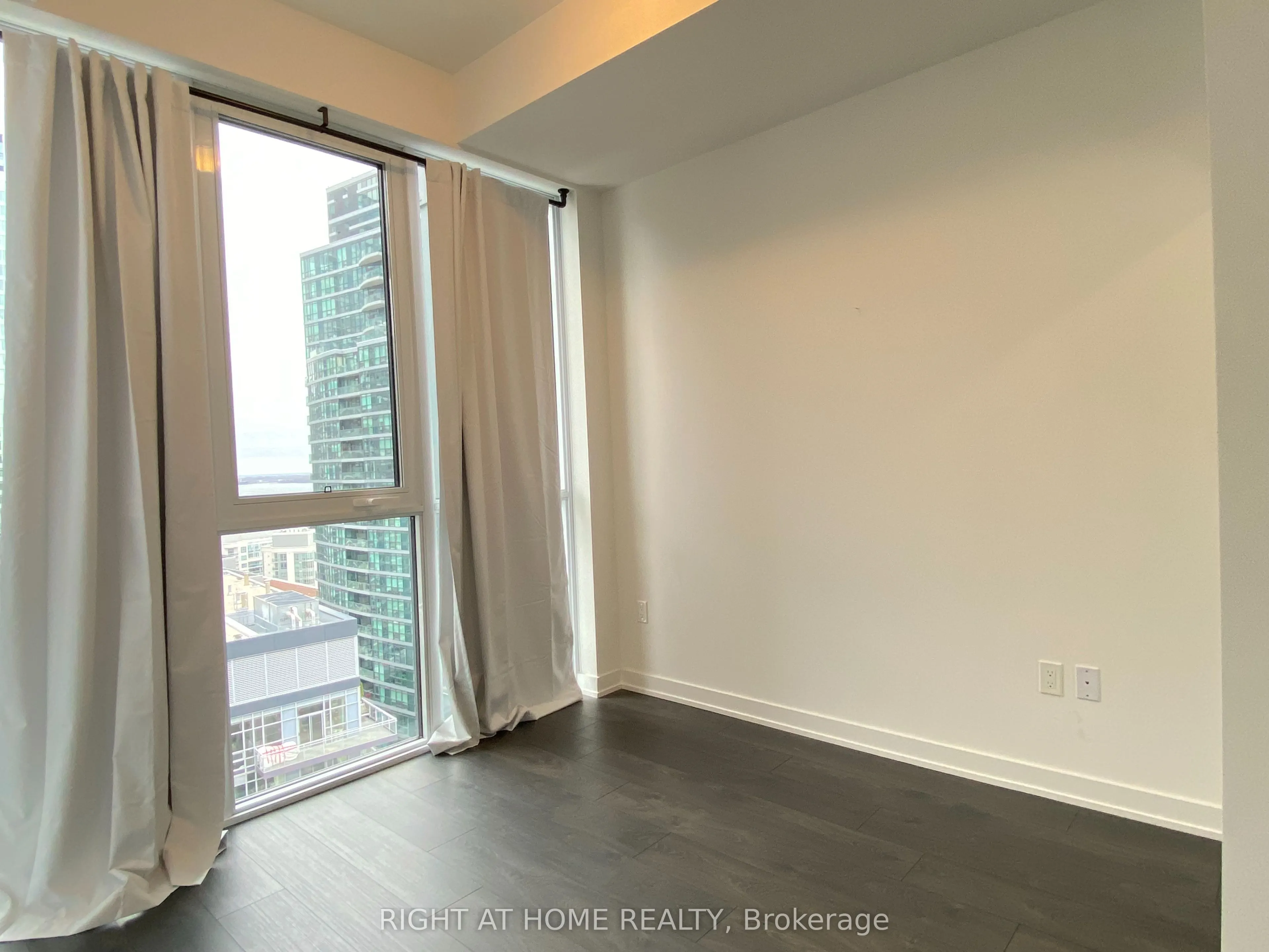 38 Iannuzzi Street, #2309