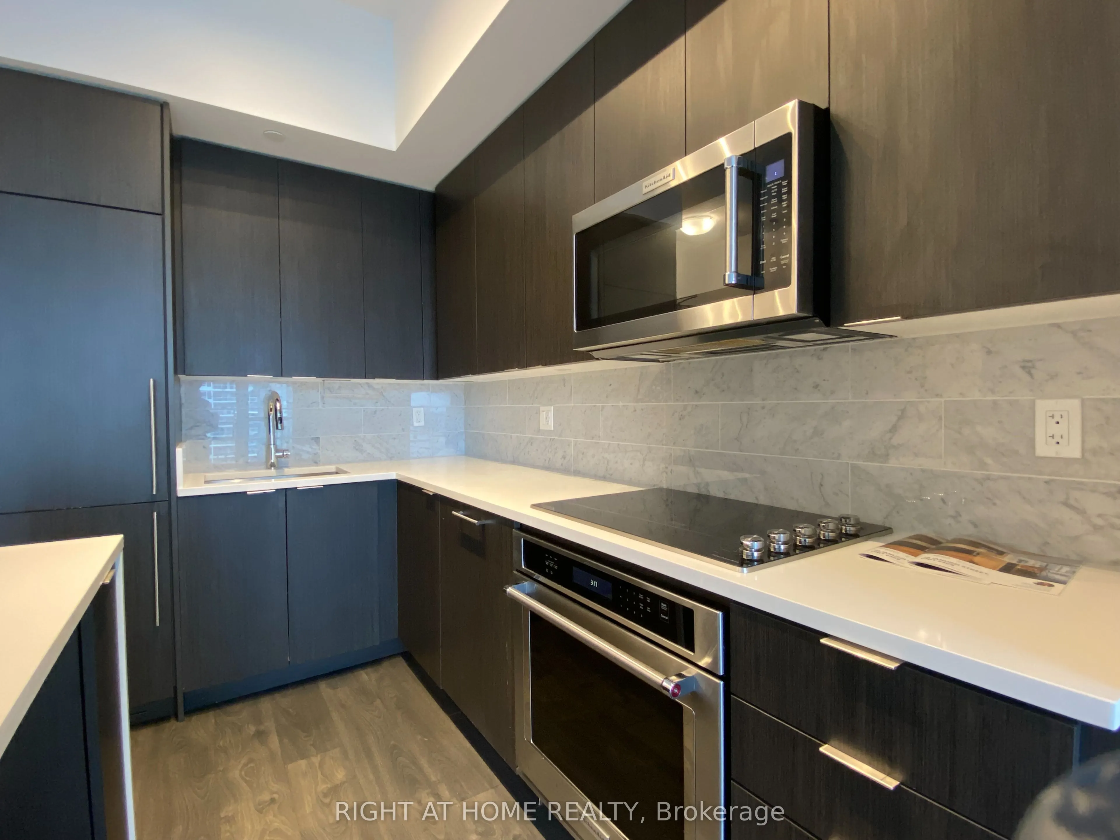 38 Iannuzzi Street, #2309