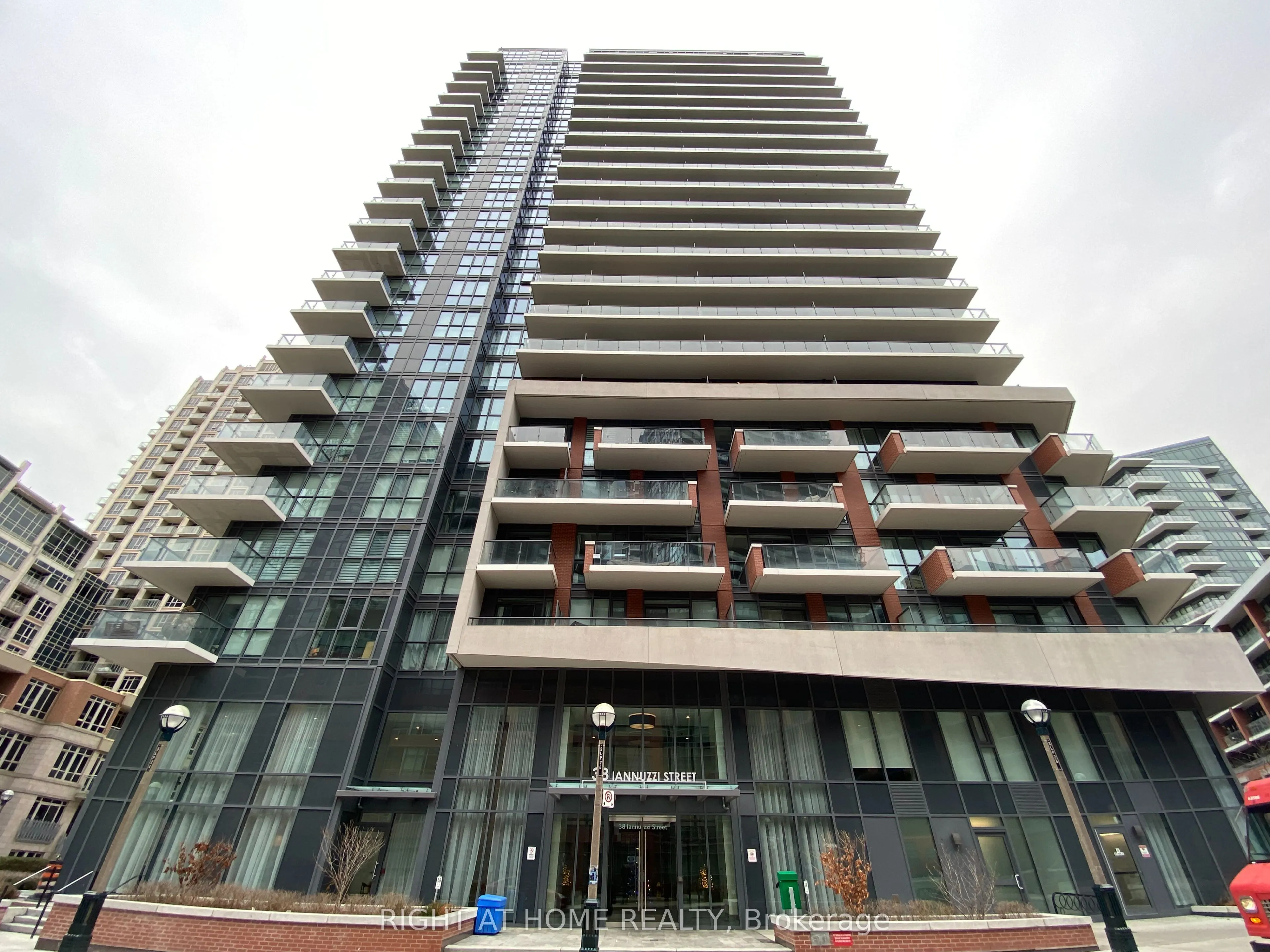 38 Iannuzzi Street, #2309