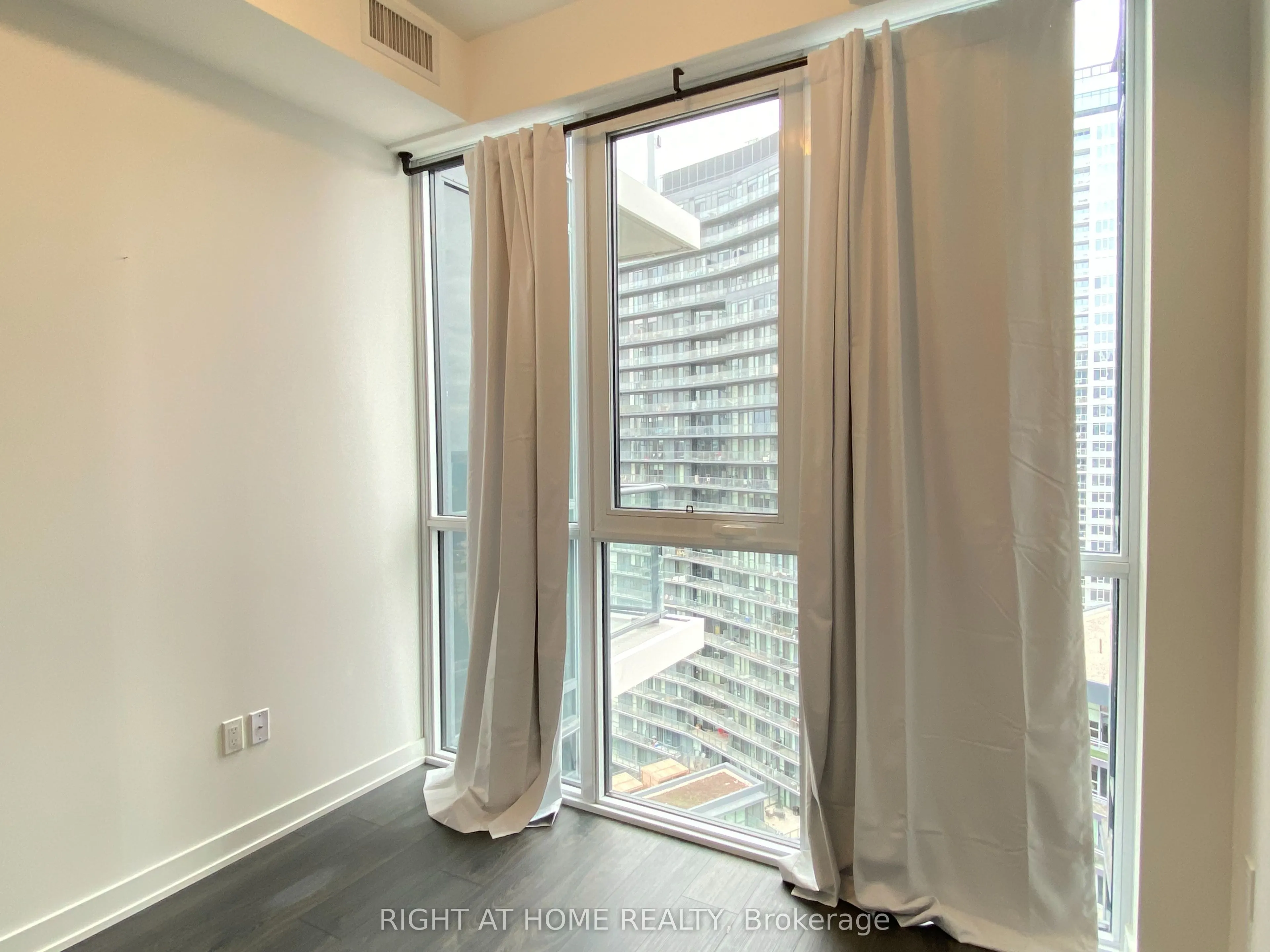 38 Iannuzzi Street, #2309