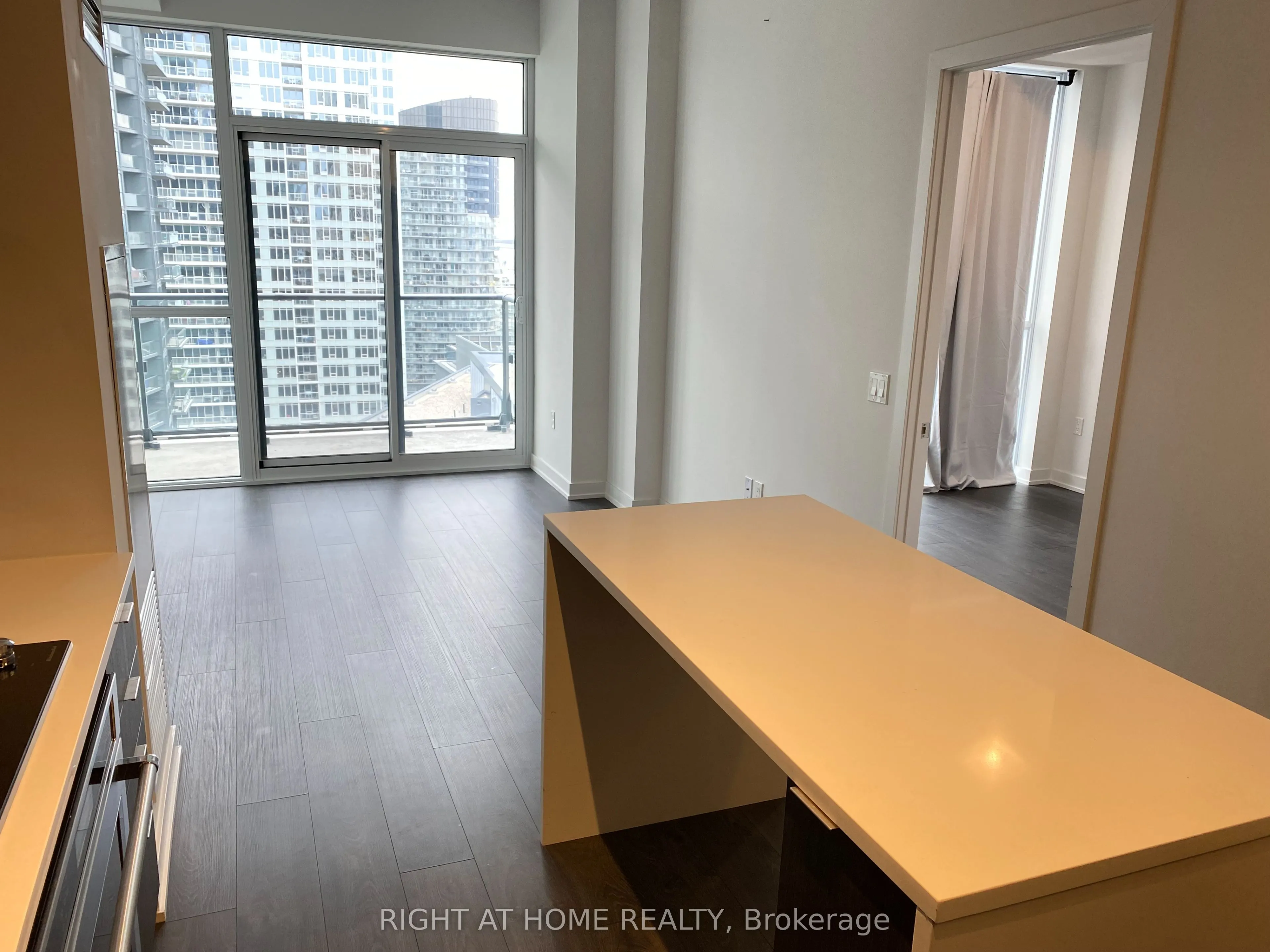 38 Iannuzzi Street, #2309