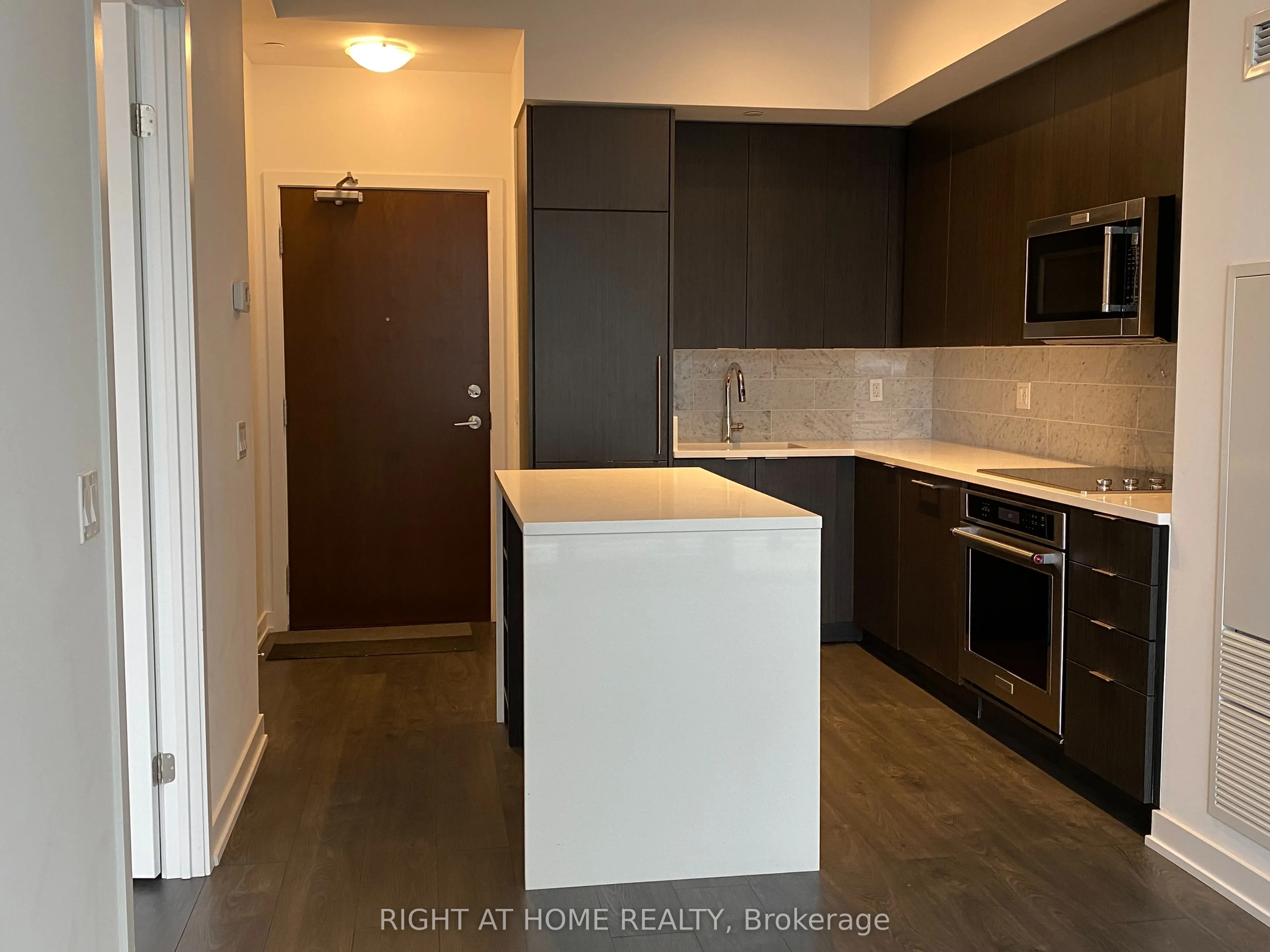 38 Iannuzzi Street, #2309