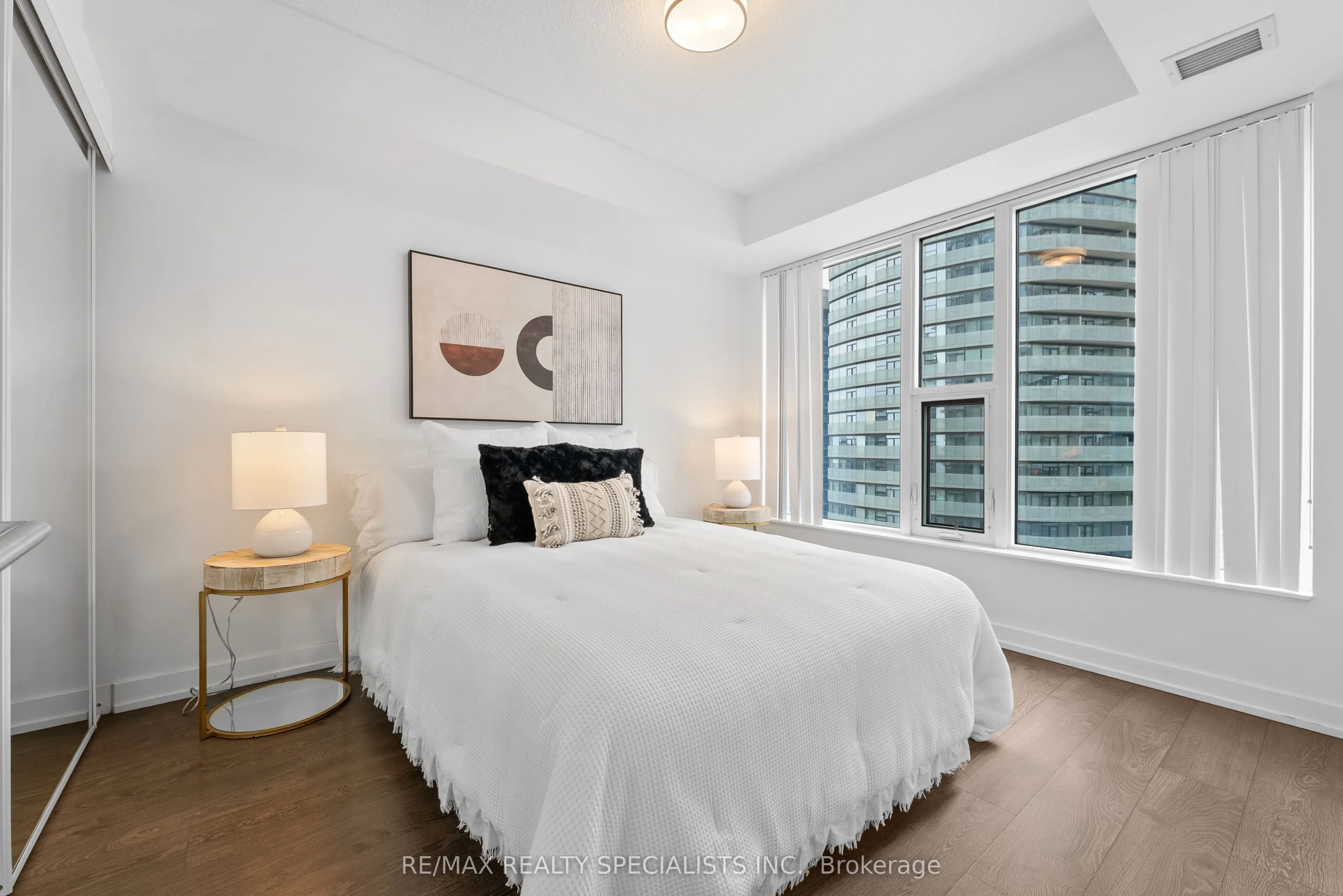 10 York Street, #2502