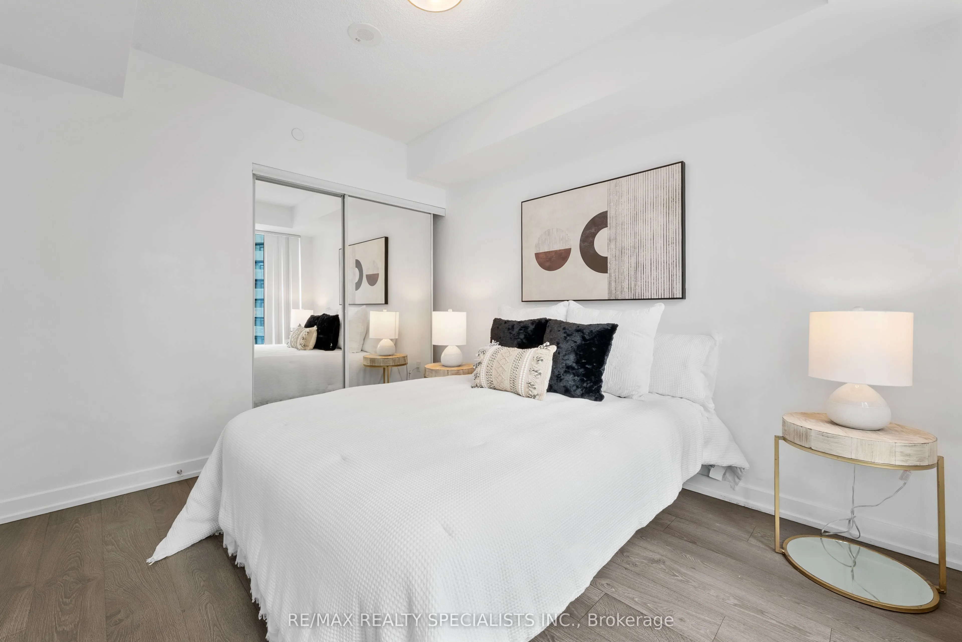 10 York Street, #2502