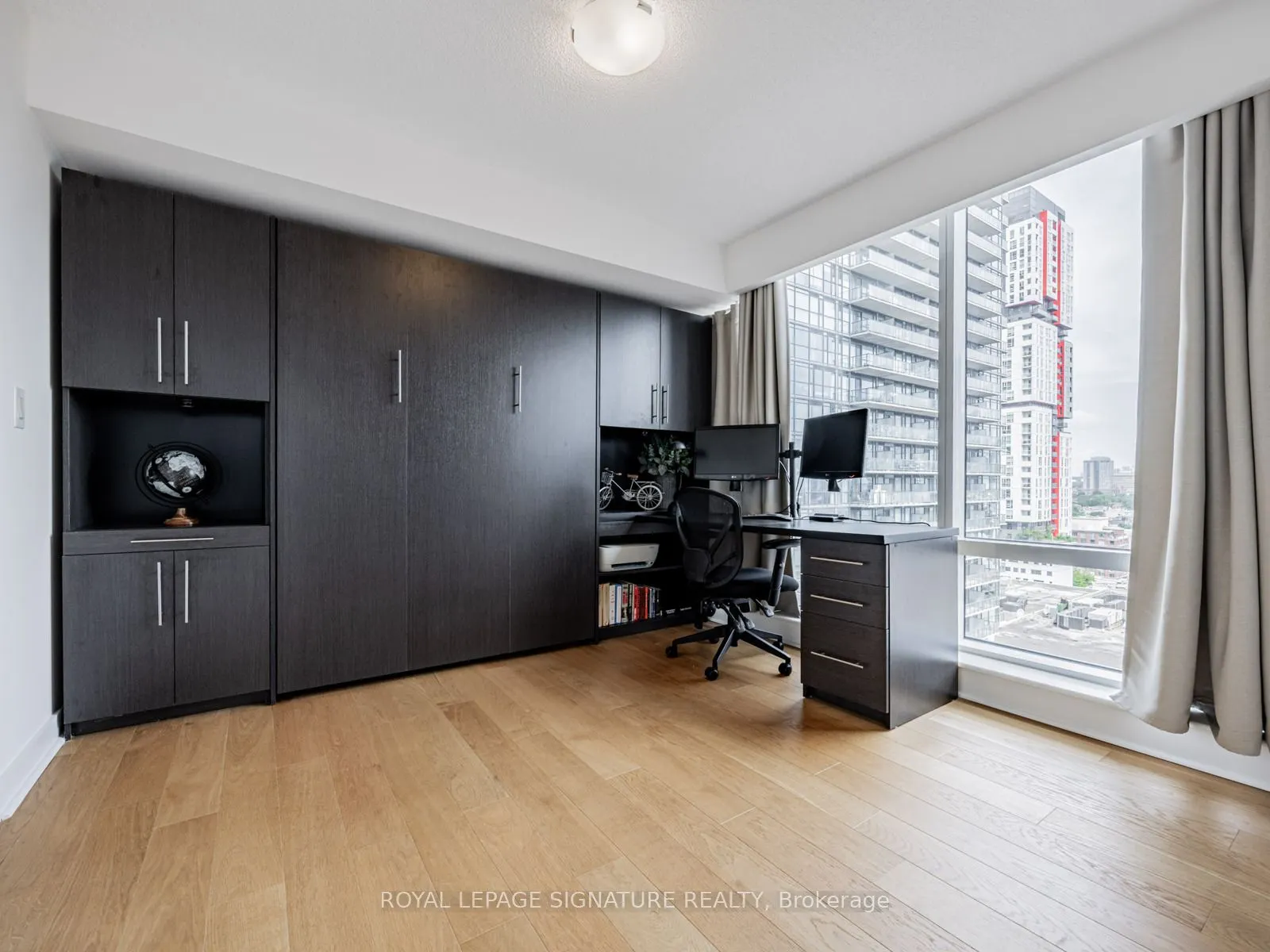 295 Adelaide Street W, #1804