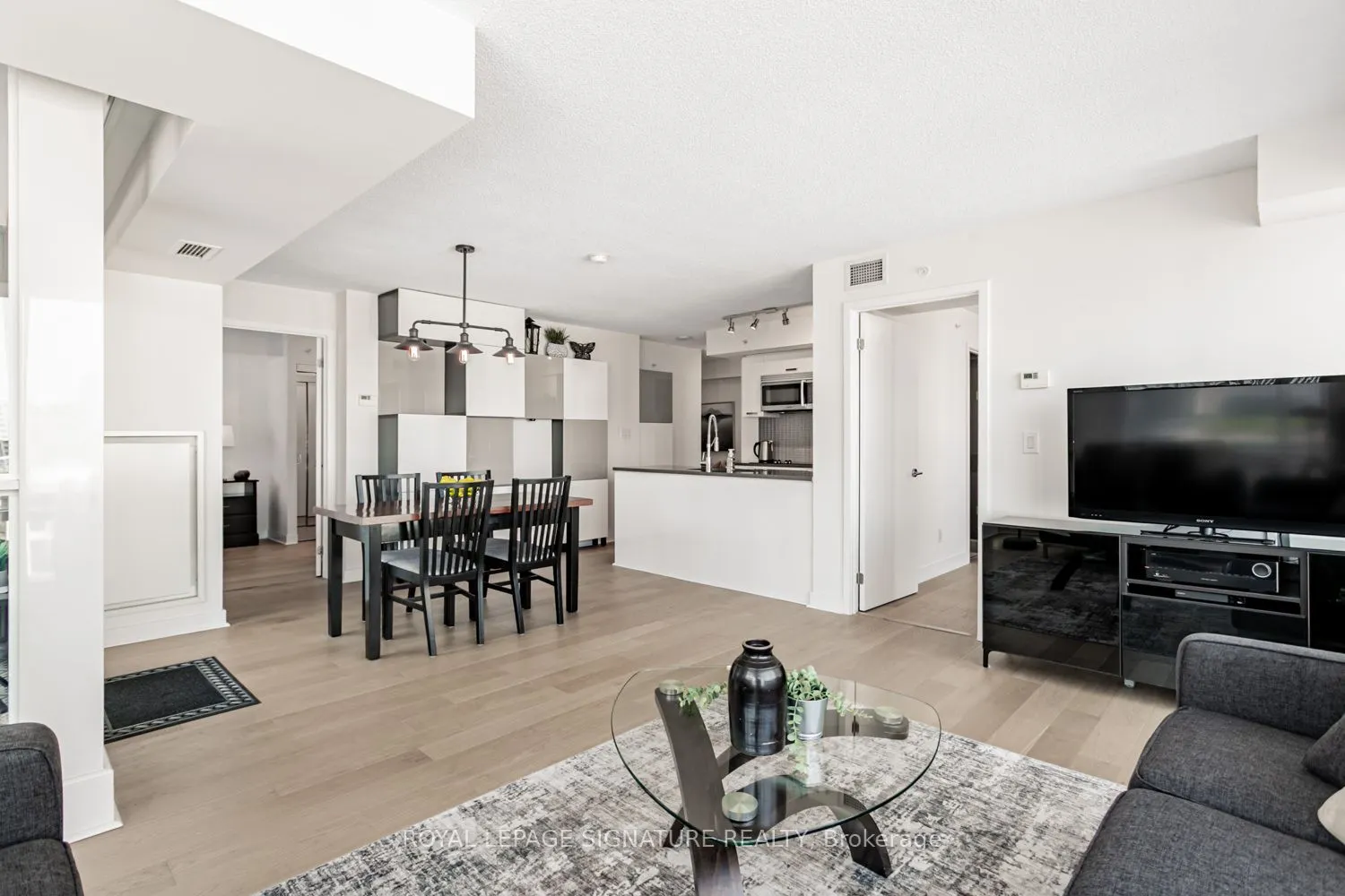 295 Adelaide Street W, #1804