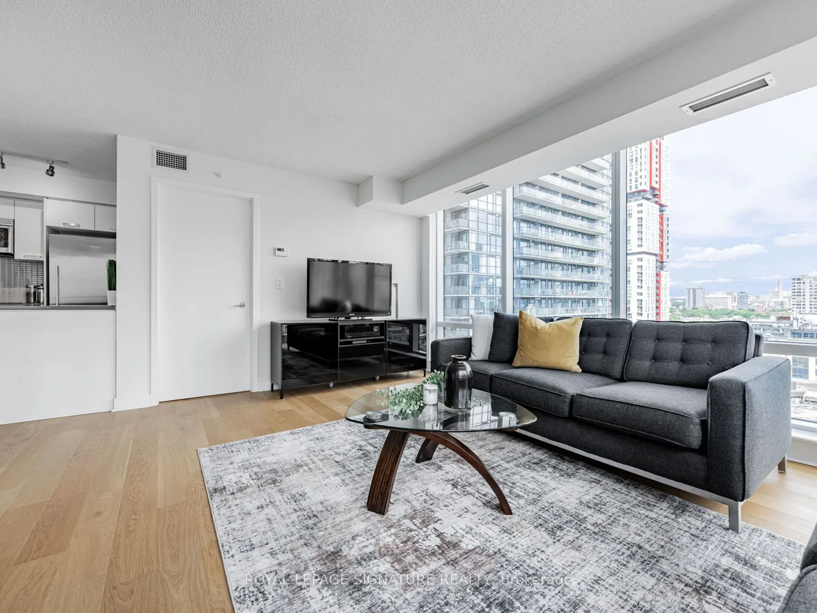 295 Adelaide Street W, #1804