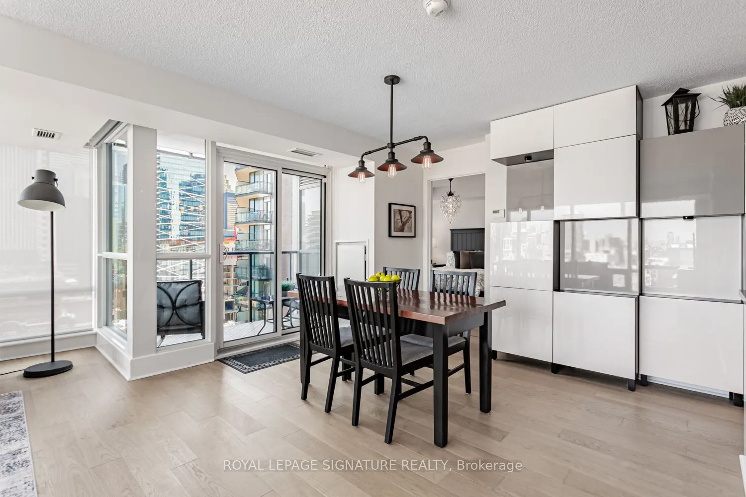 295 Adelaide Street W, #1804
