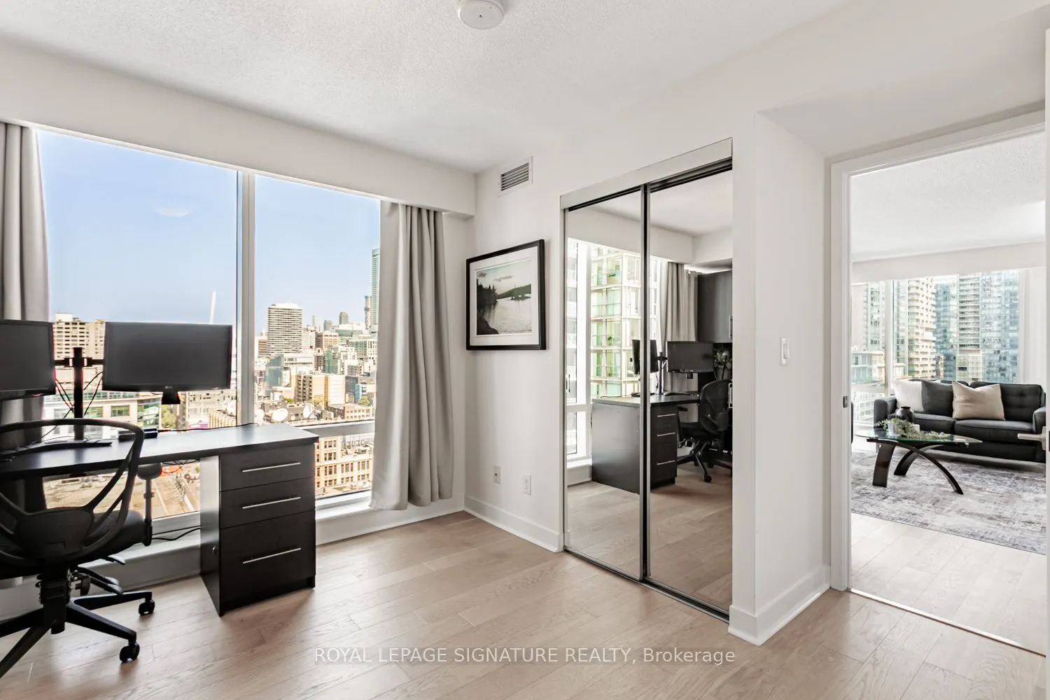 295 Adelaide Street W, #1804