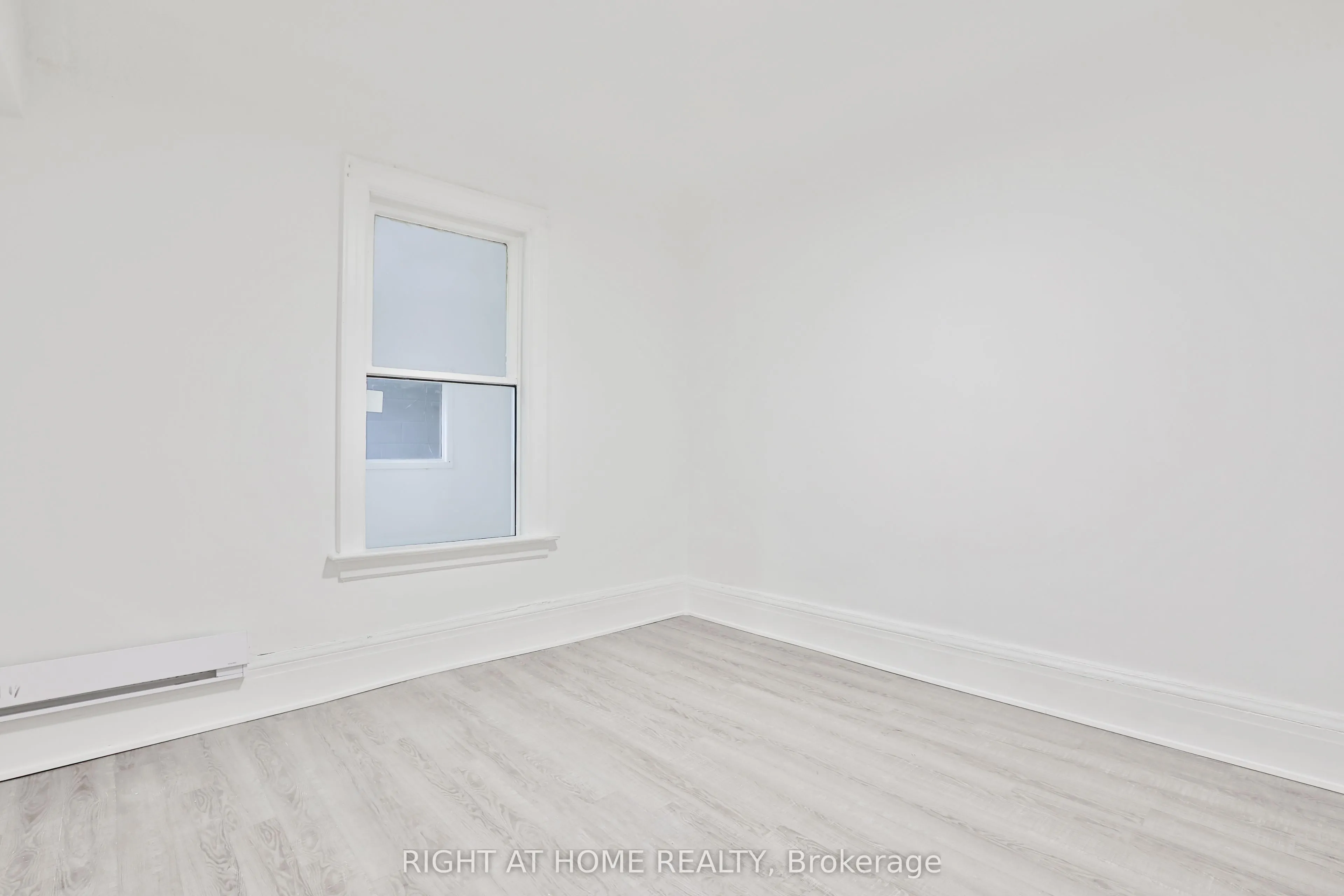550 College Street, #2F