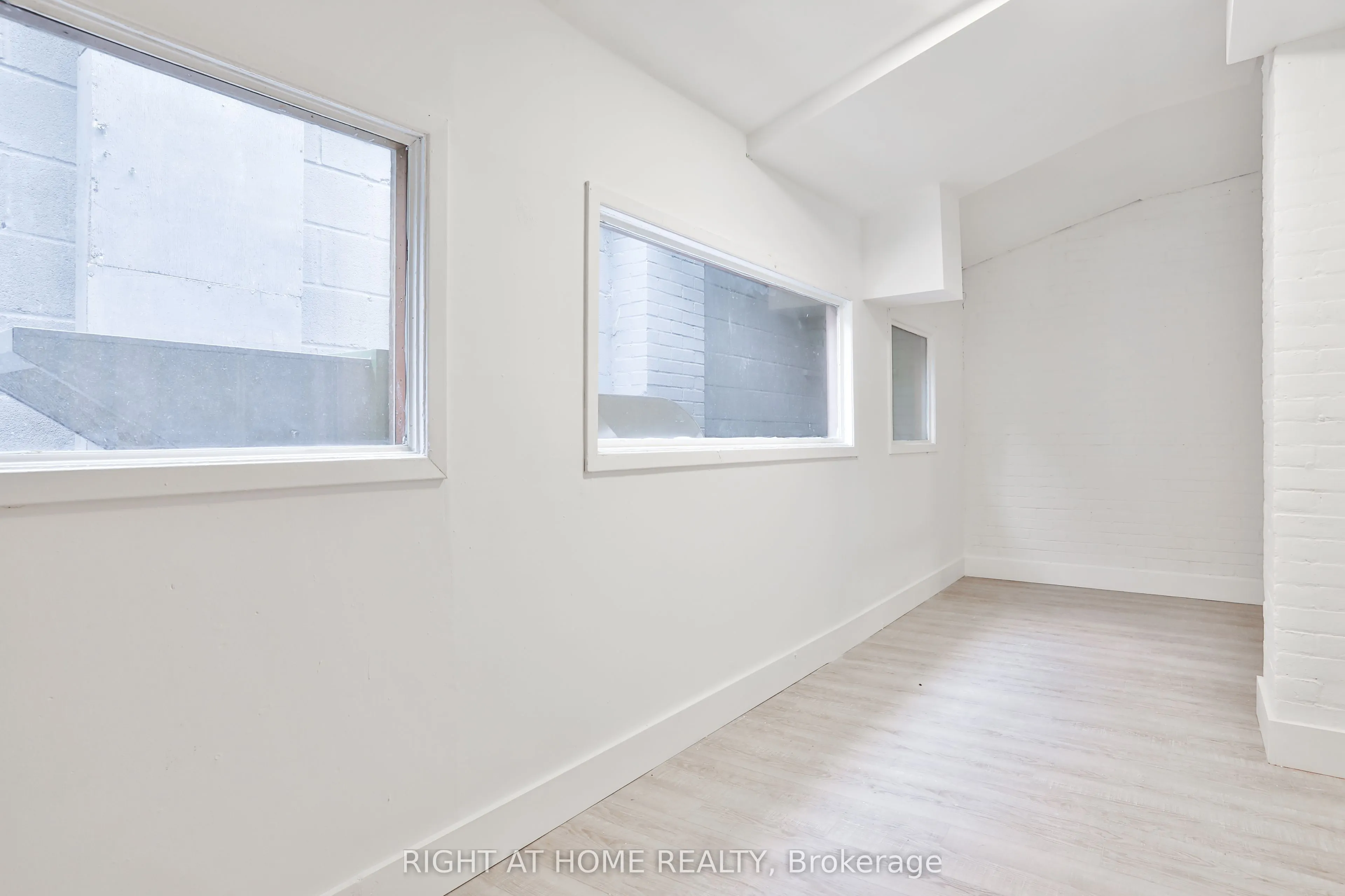 550 College Street, #2F
