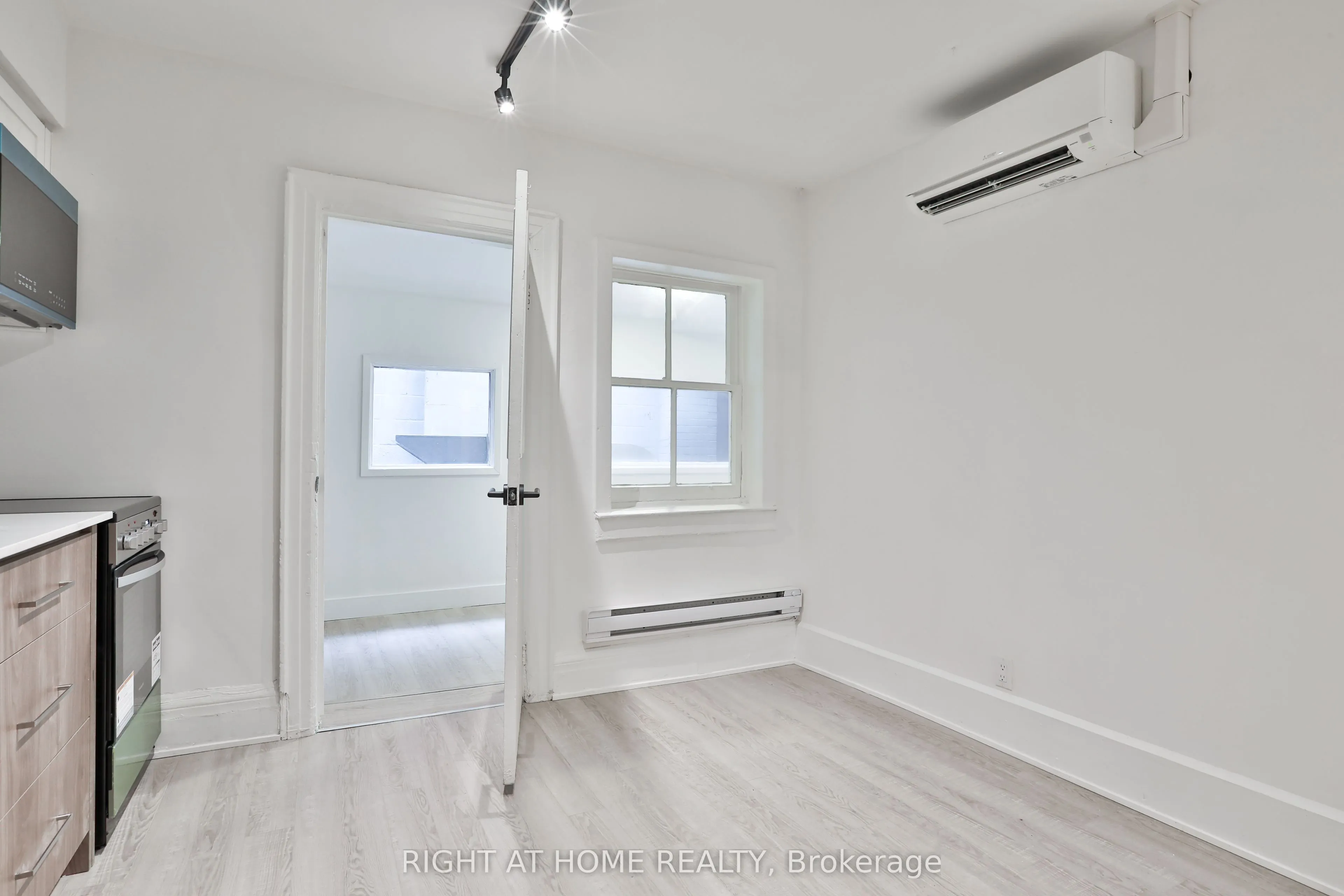 550 College Street, #2F