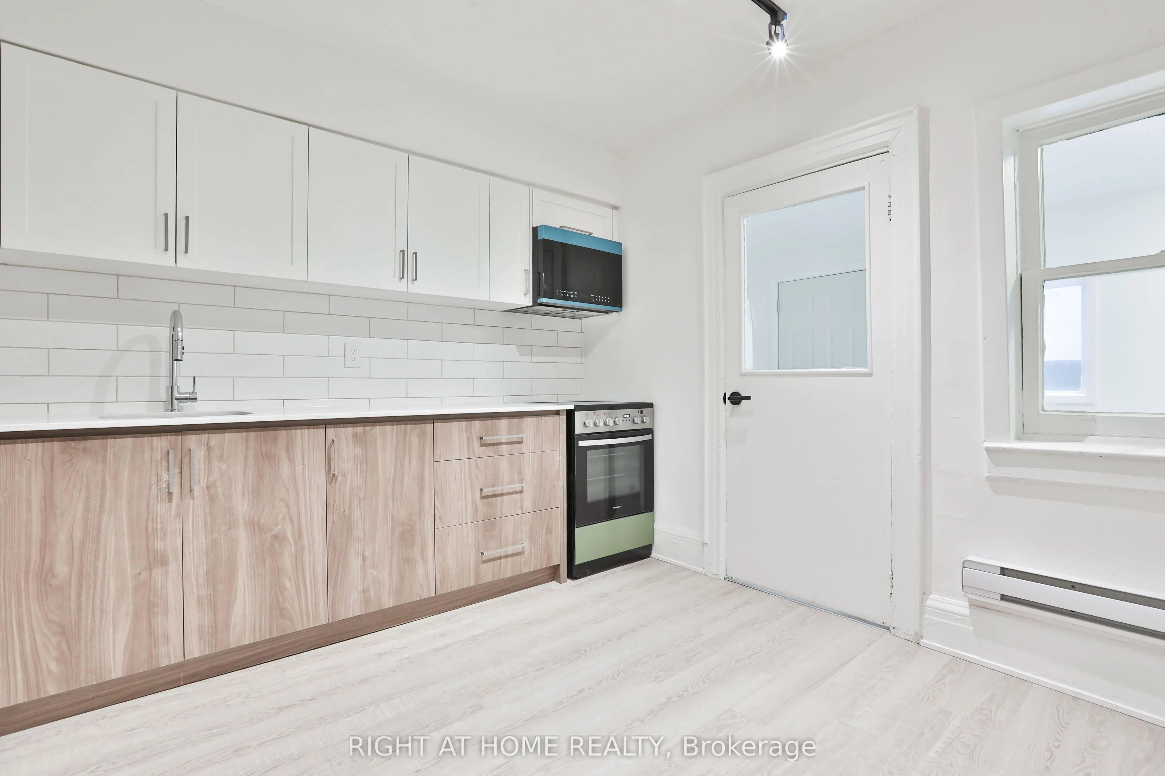 550 College Street, #2F