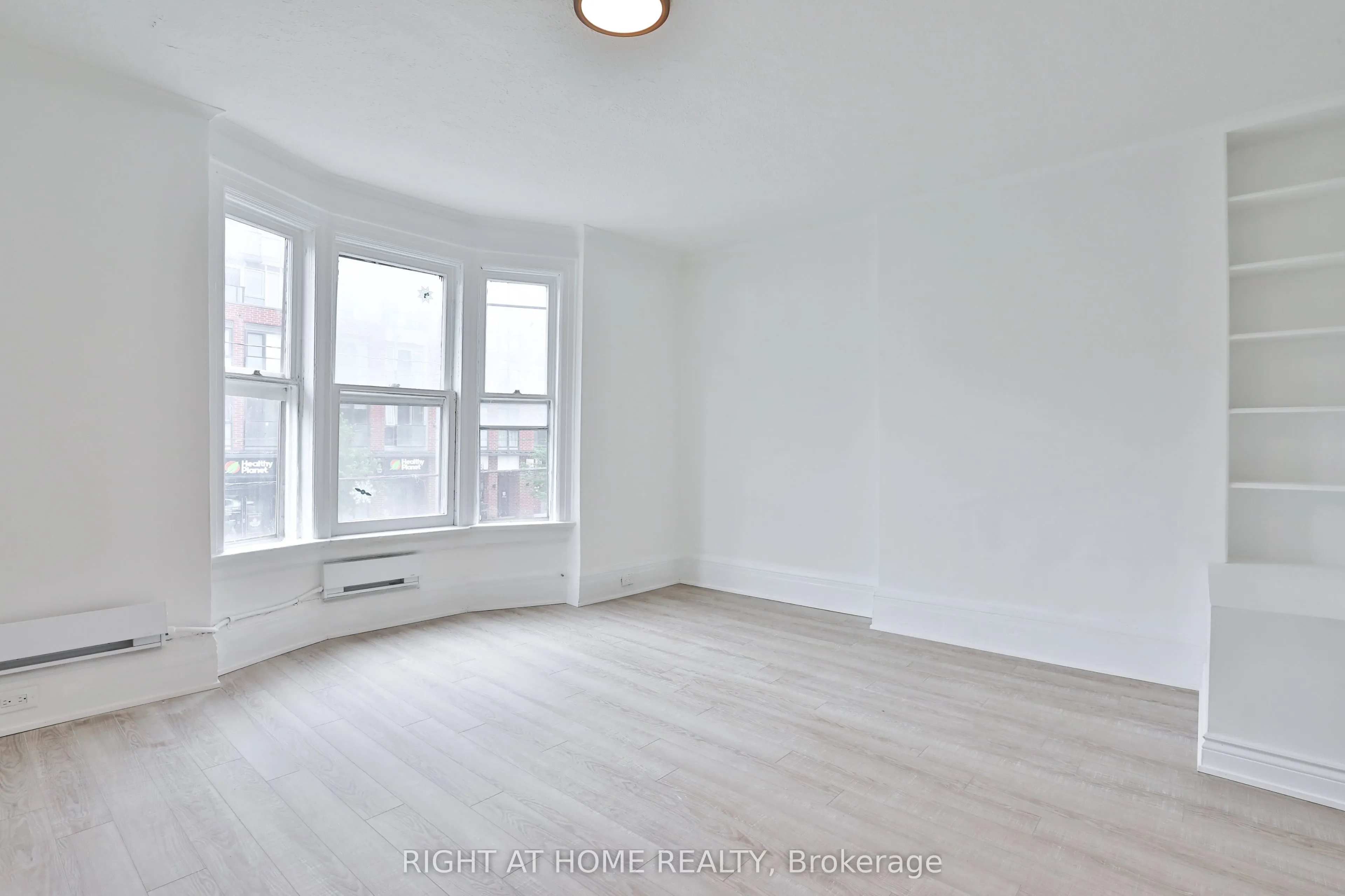 550 College Street, #2F