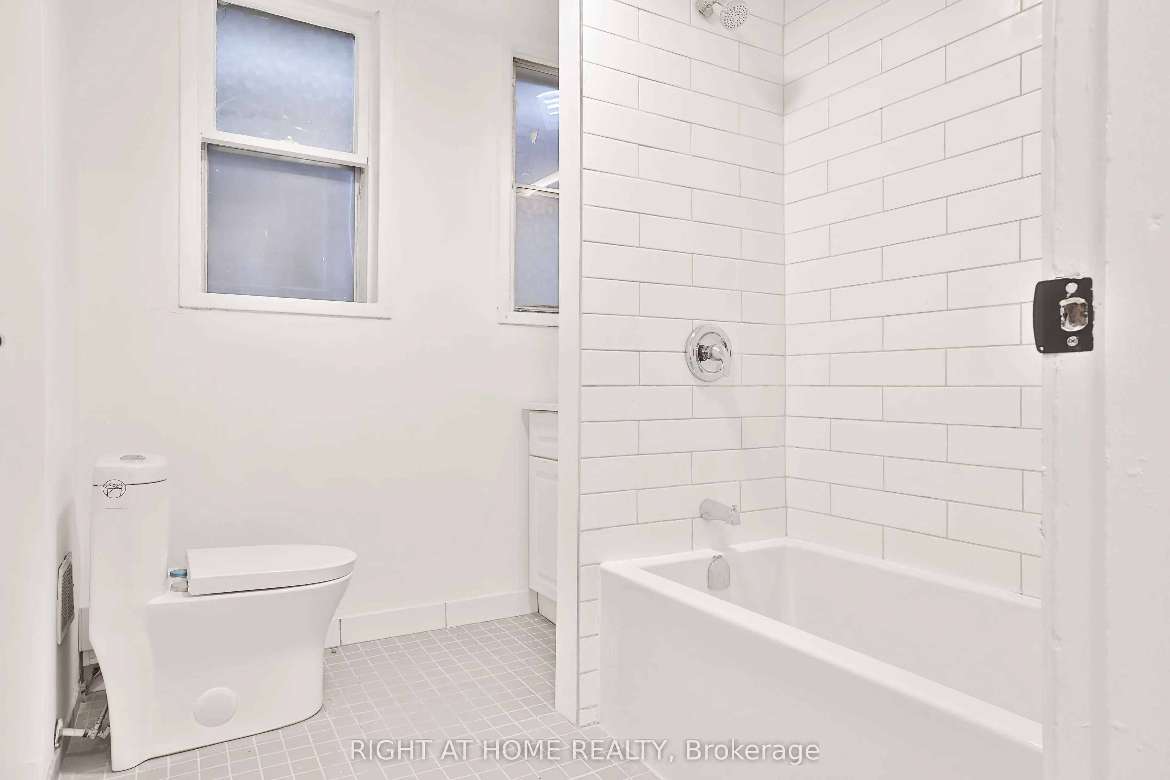 550 College Street, #2F